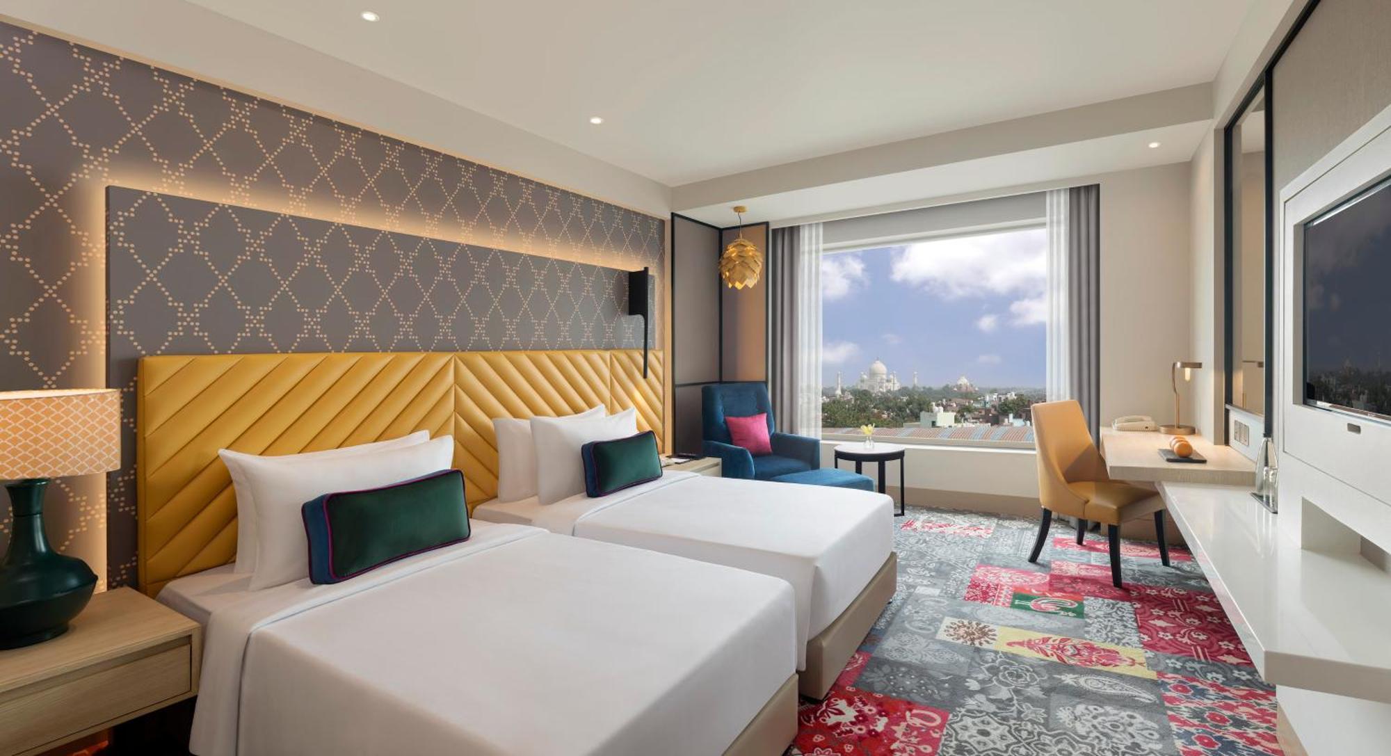 Deluxe Twin Room on food beverage spa laundry | 11 IMFL Happy Hours from 6 to 8 pm