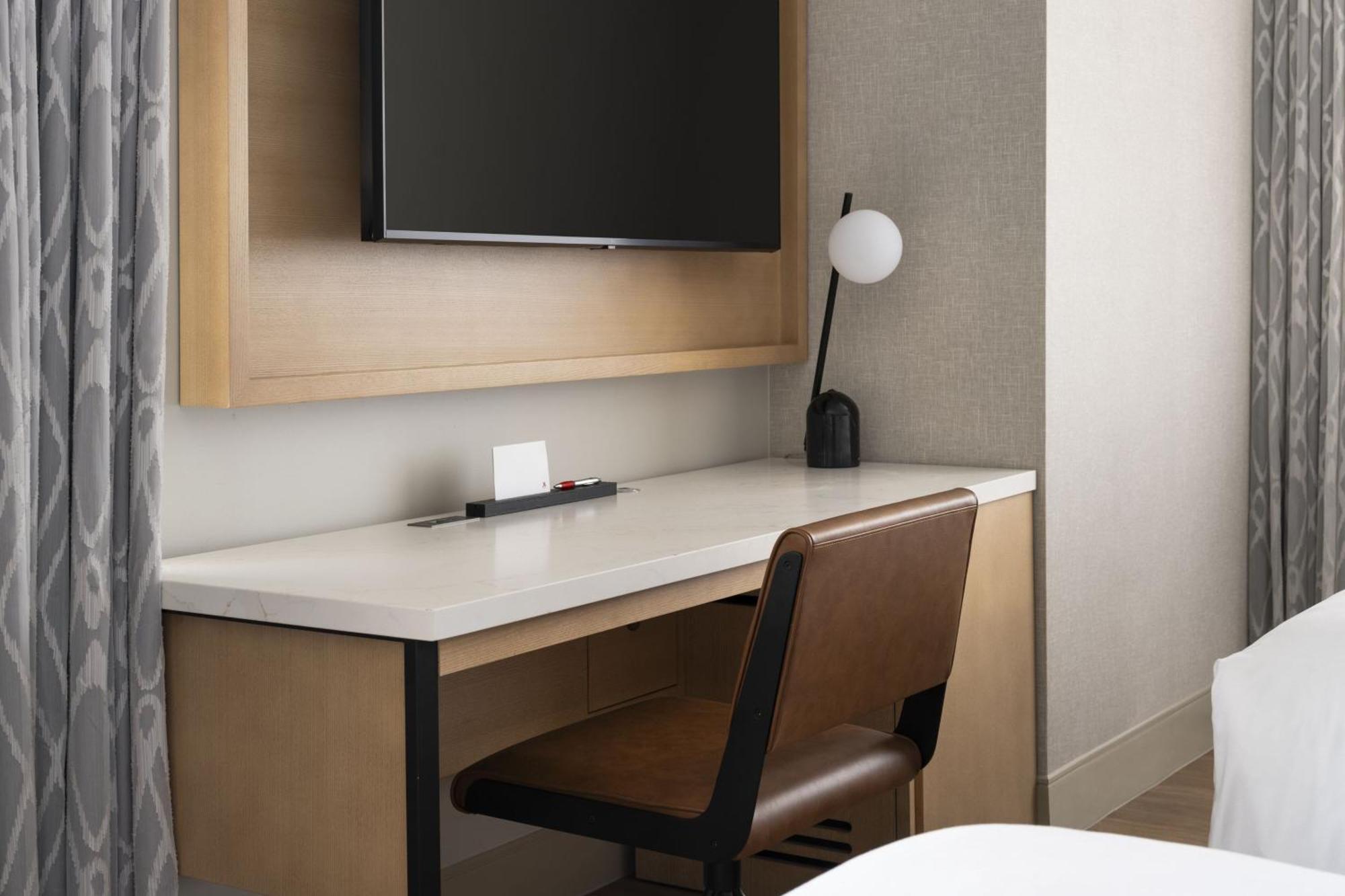 M Club Guest Room 2 Queen Beds
