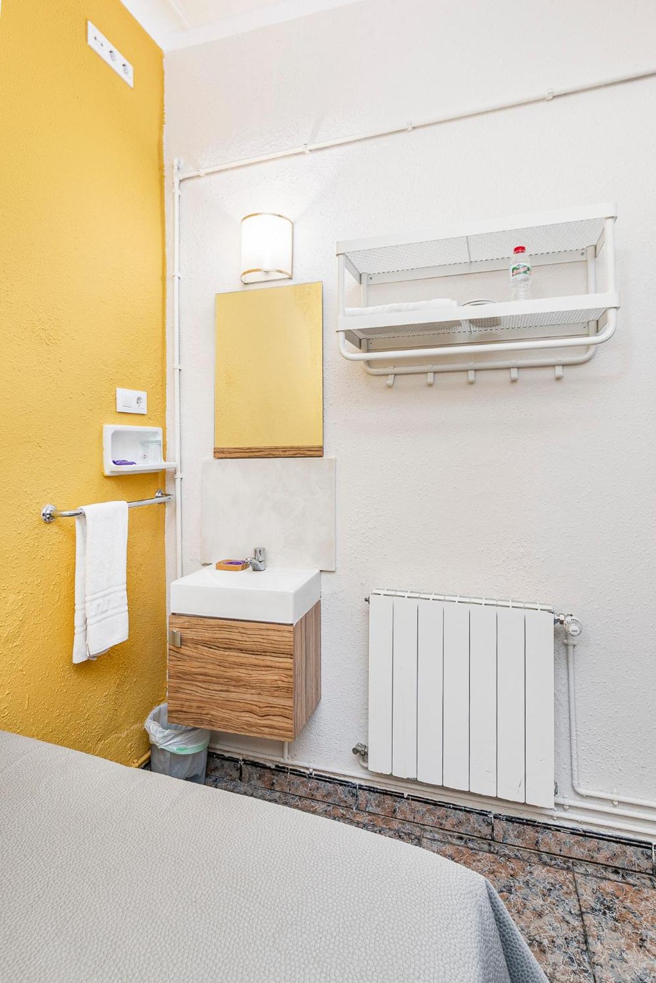 Camera Singola con Bagno in Comune