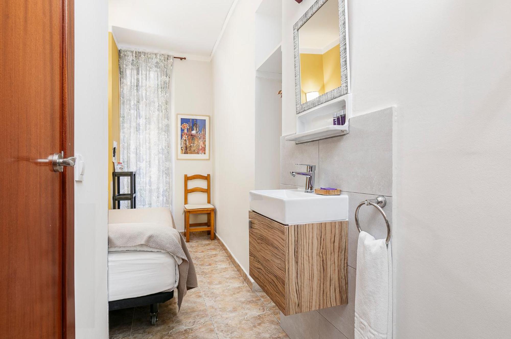 Double Room Private Bathroom