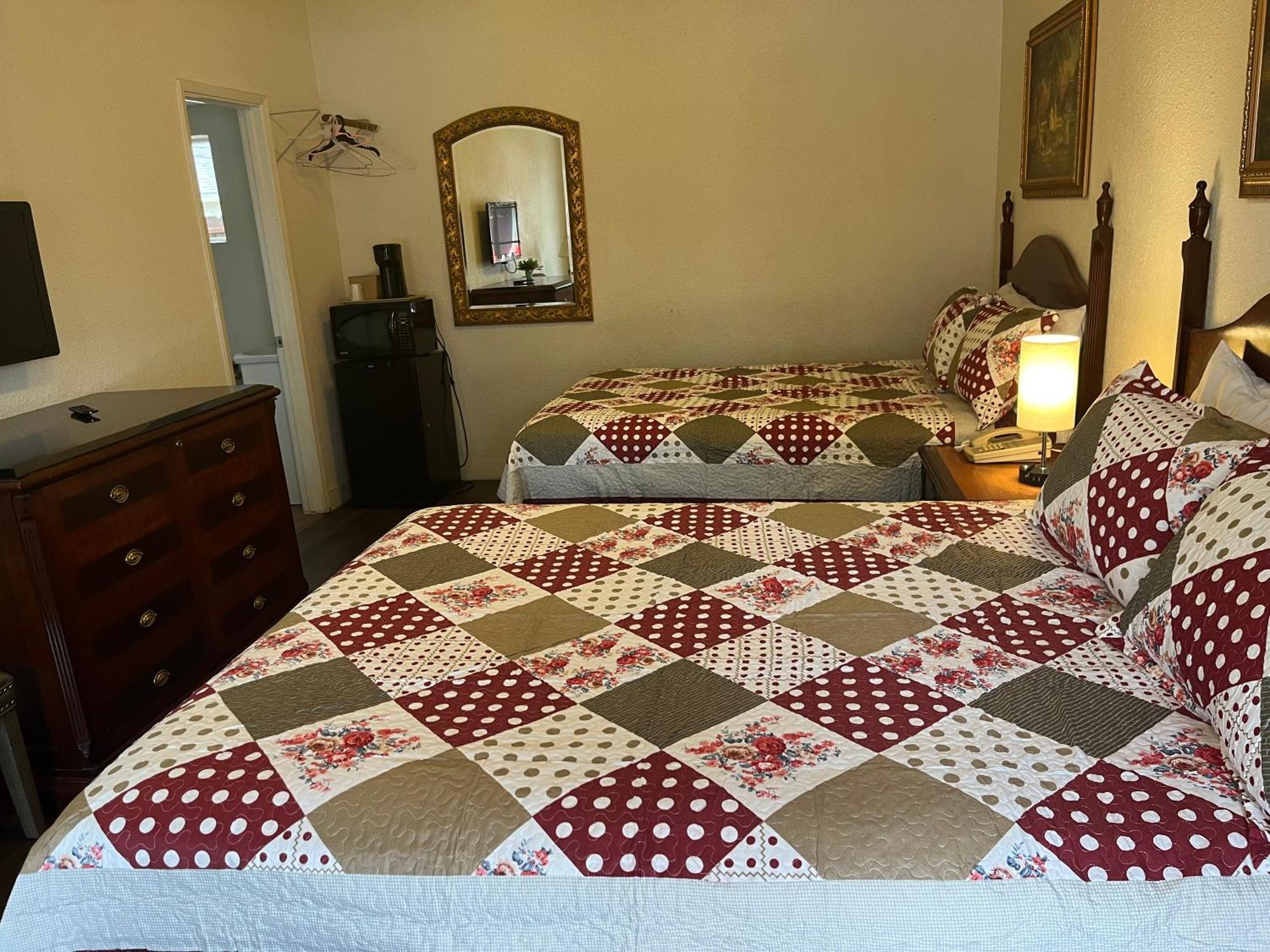Queen Room Two Queen Beds