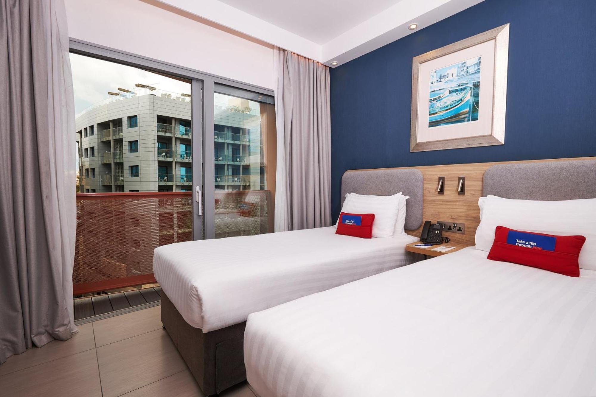 Standard Twin Room Two Twin Beds Balcony