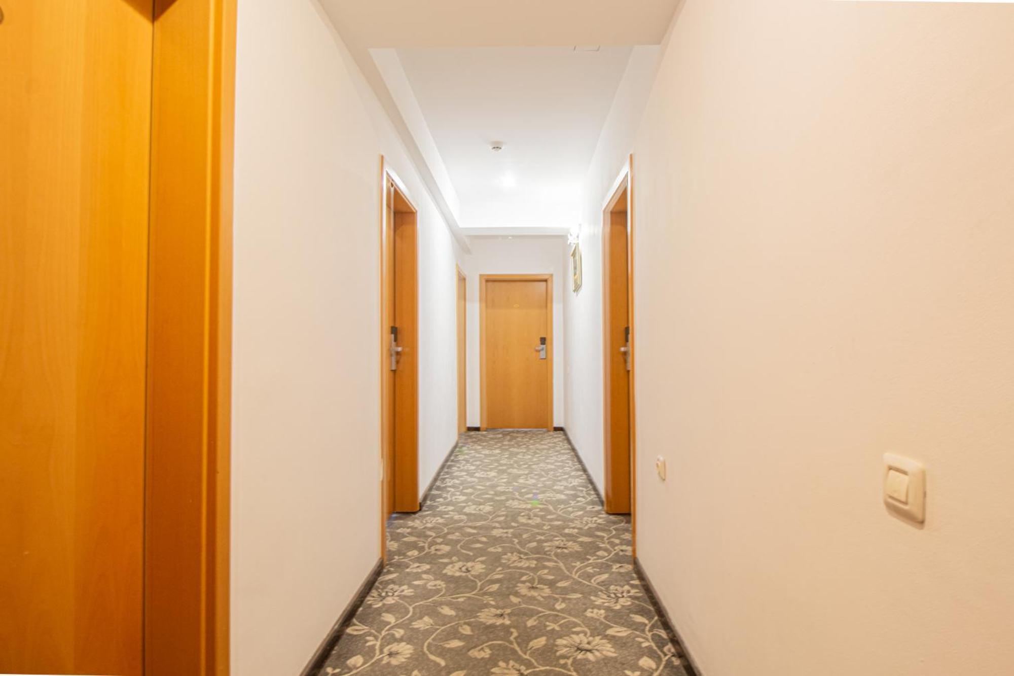 Basic Triple Room