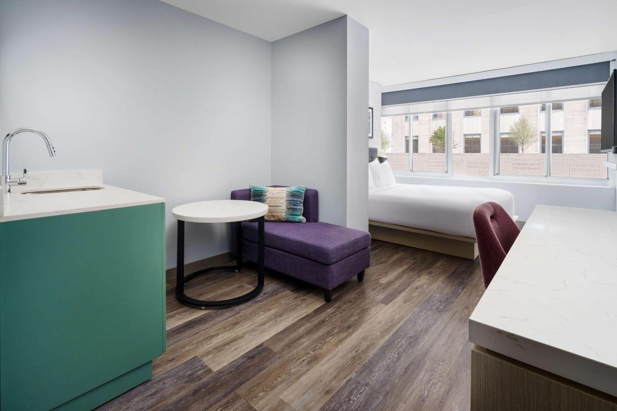 Deluxe Queen Room