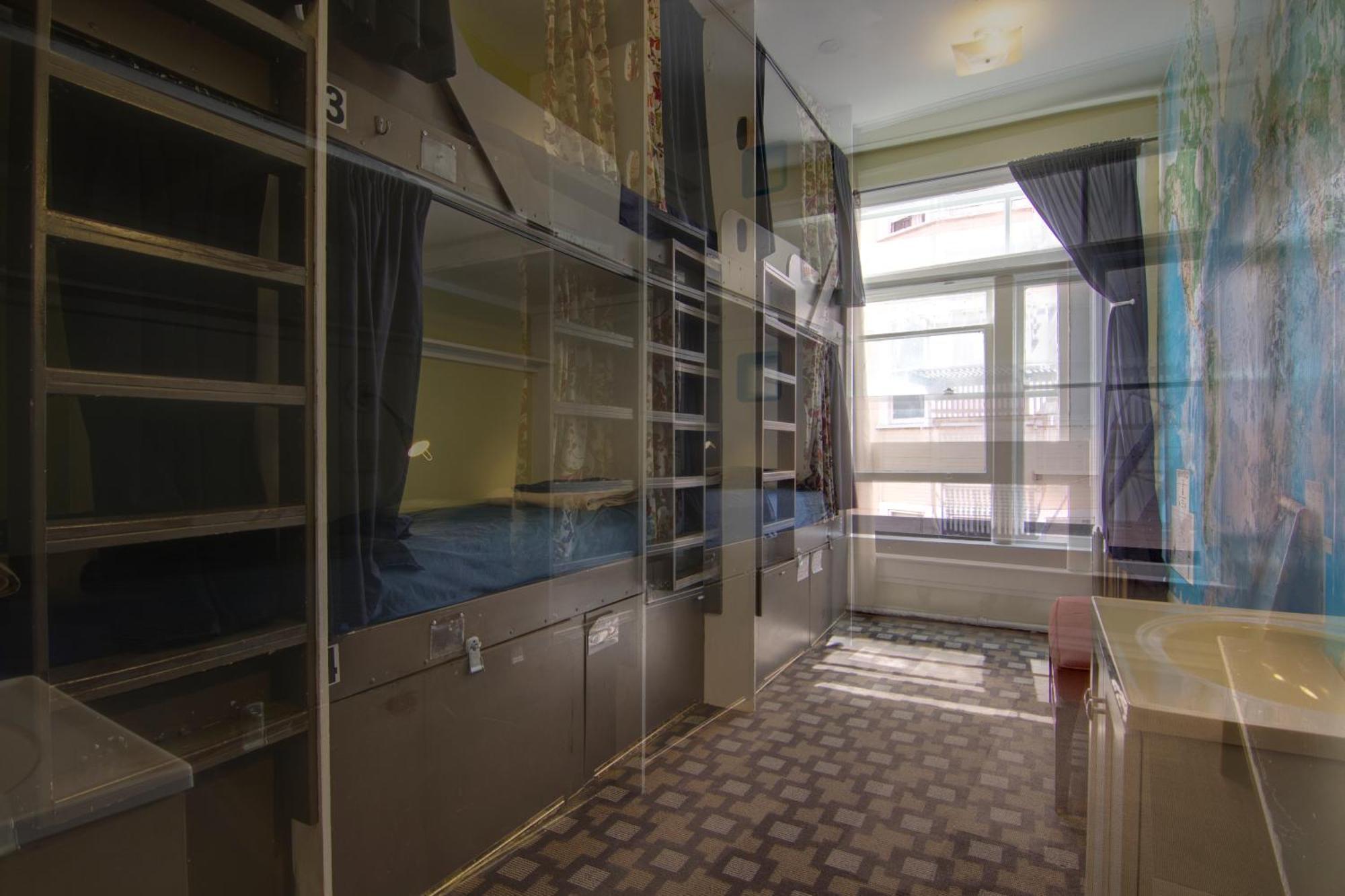 Bed 4-Bed Female Dormitory Room