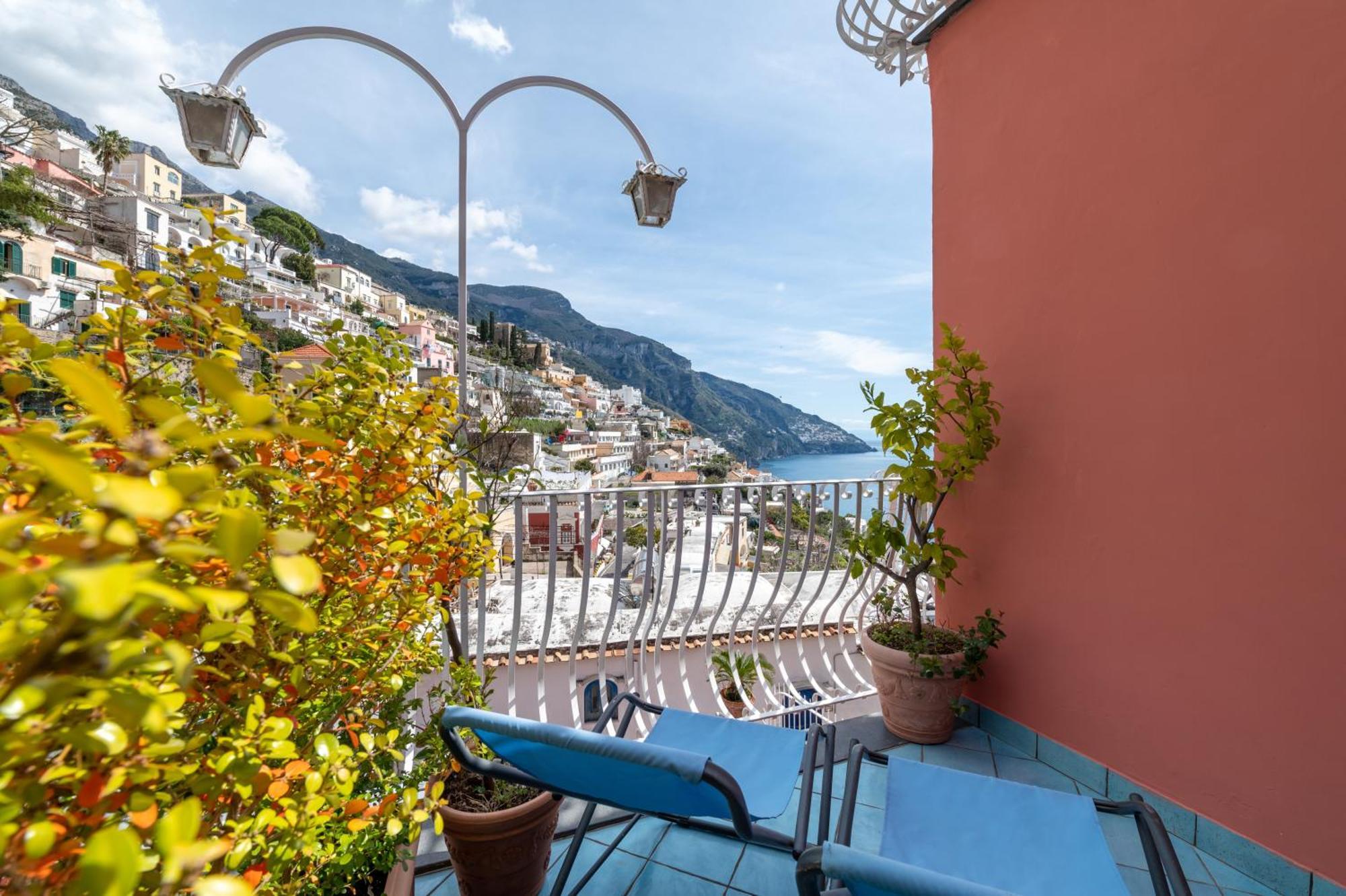Double or Twin Room Sea View