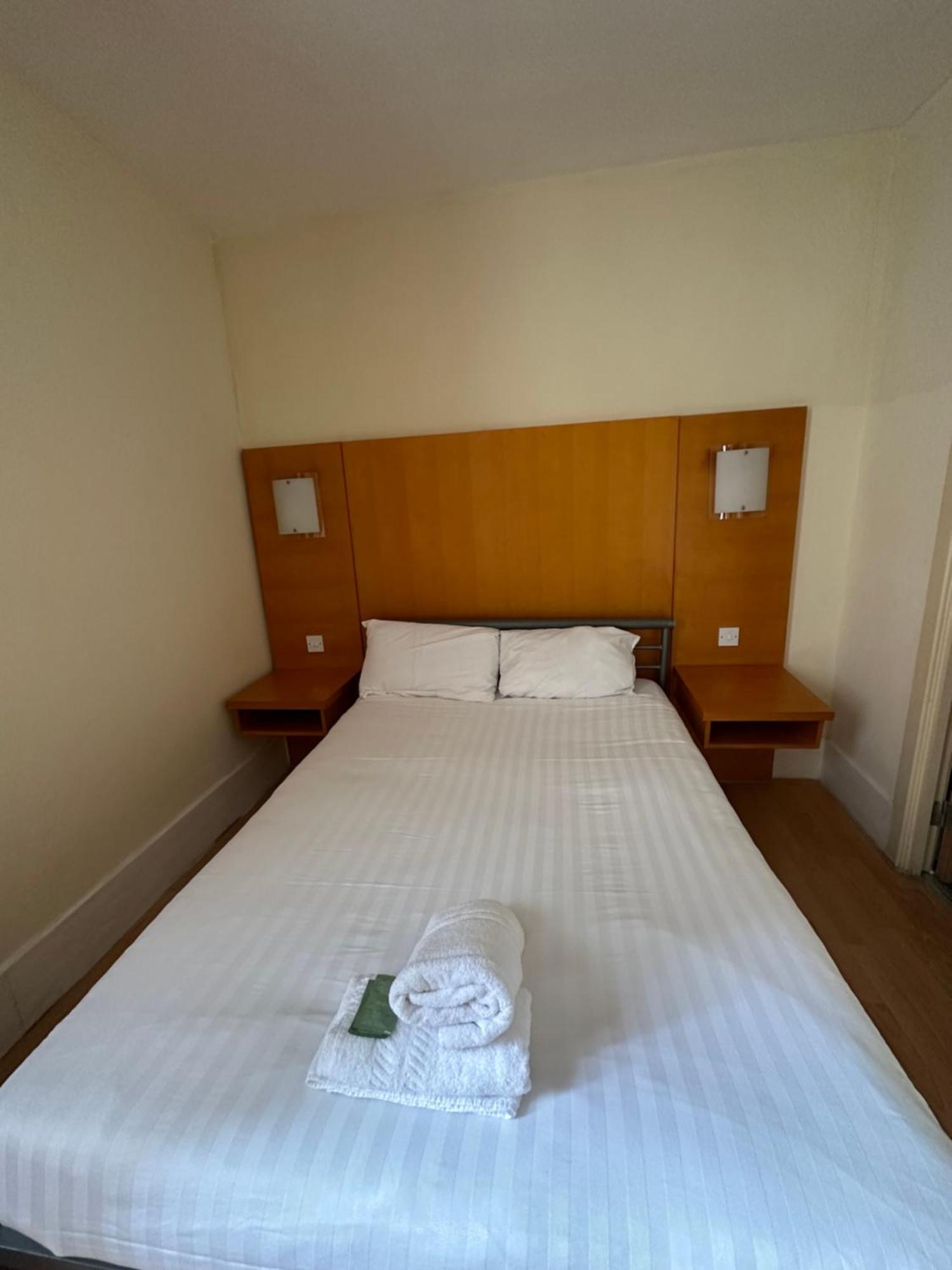 Double Room Private Bathroom