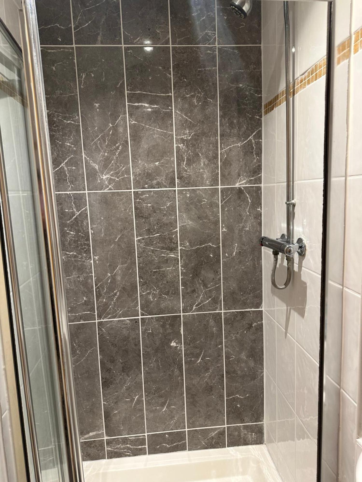 Single Room with Ensuite Bathroom,1574764244:JPEG