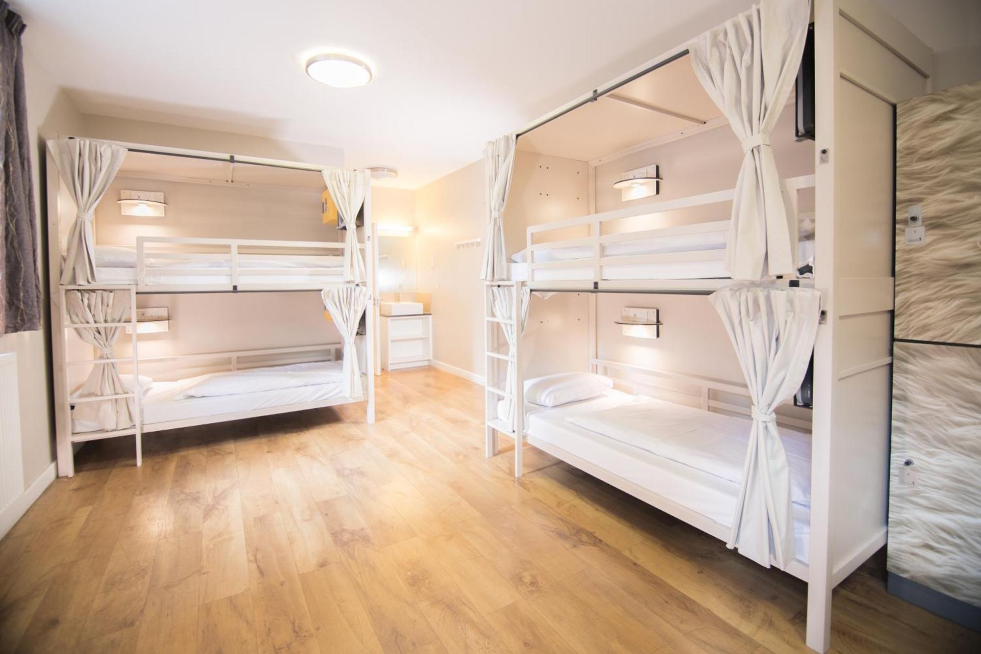 4-Bed Mixed Dormitory Room,1574773445:JPEG