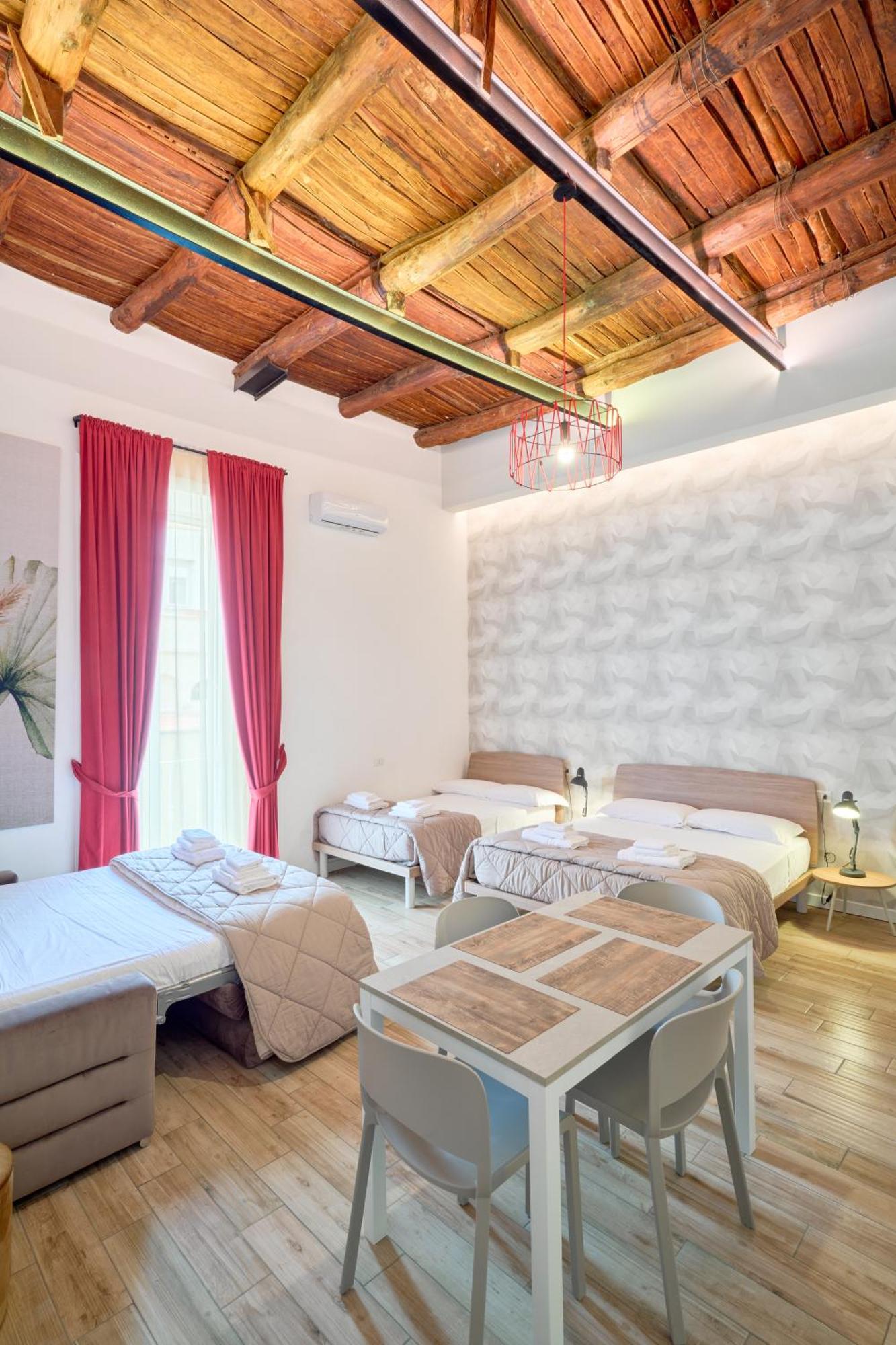 Habitación Familiar con balcón