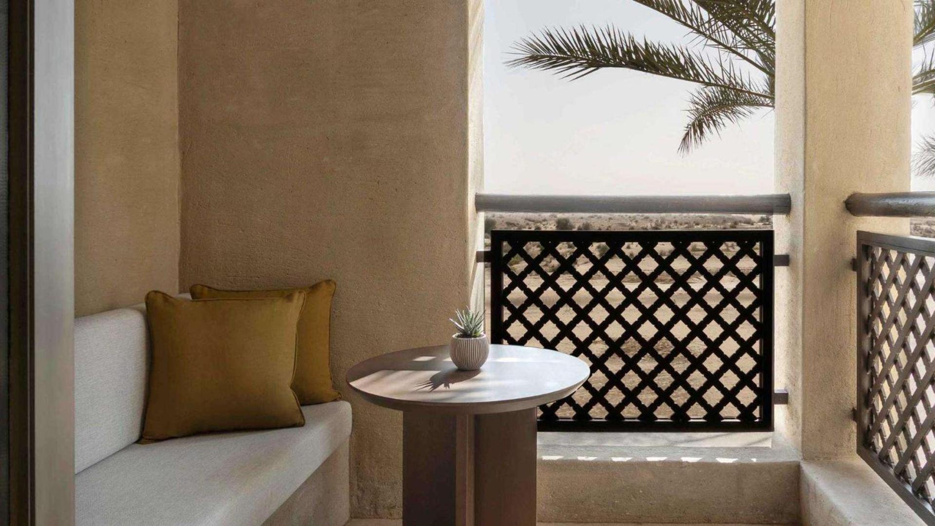 Deluxe Desert View King Room
