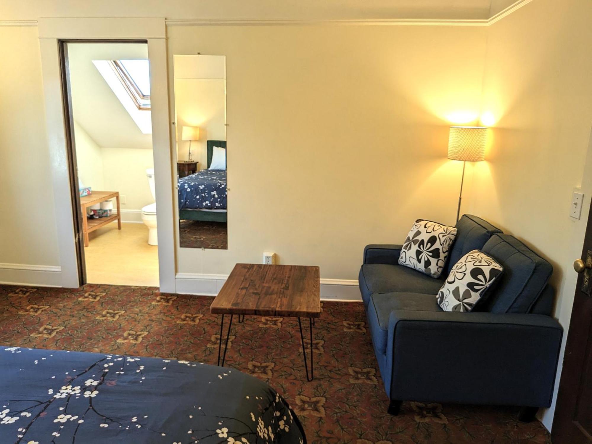 Standard King Room