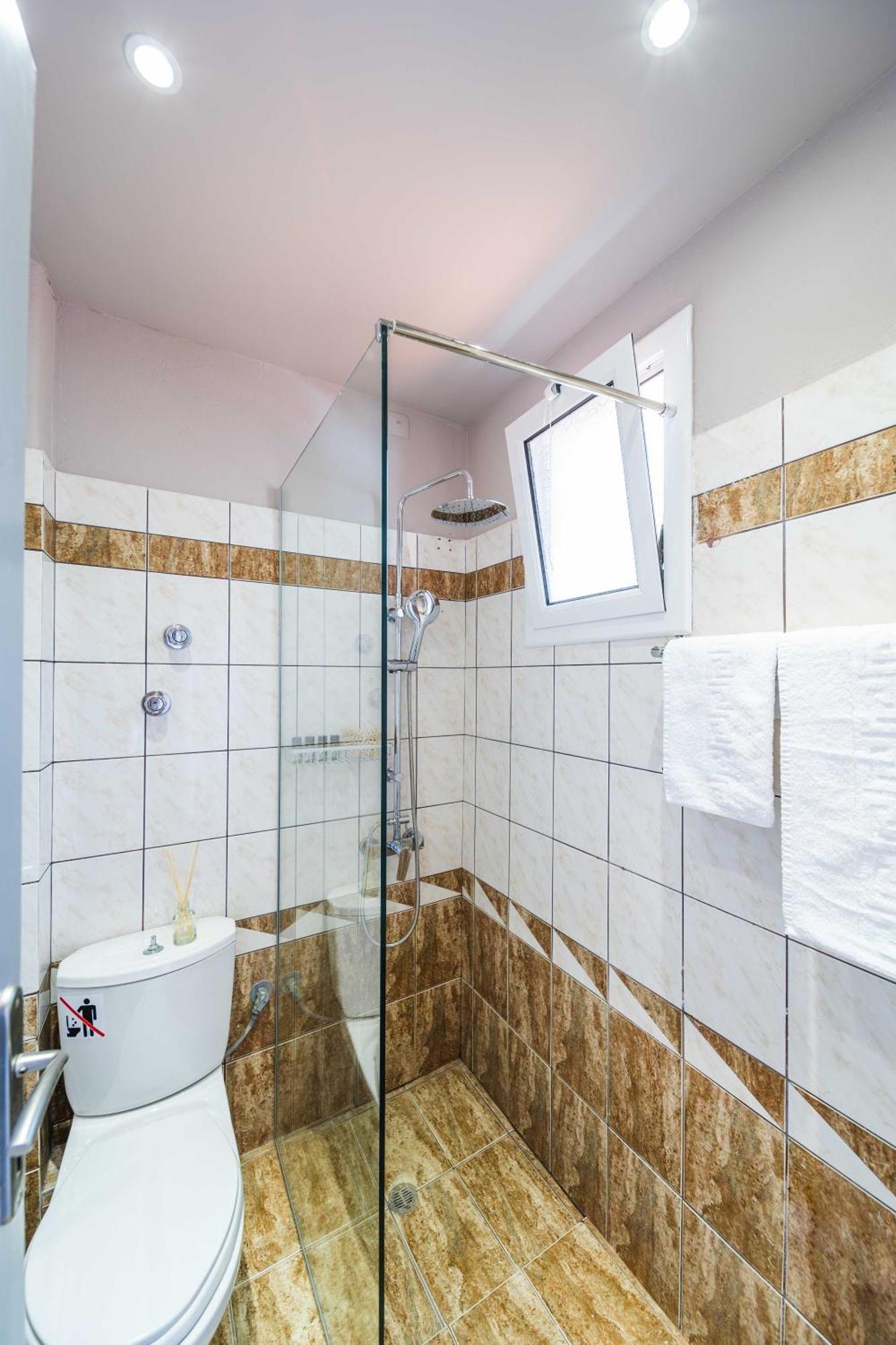 Deluxe Tweepersoonskamer met Gedeeltelijk Uitzicht op Zee