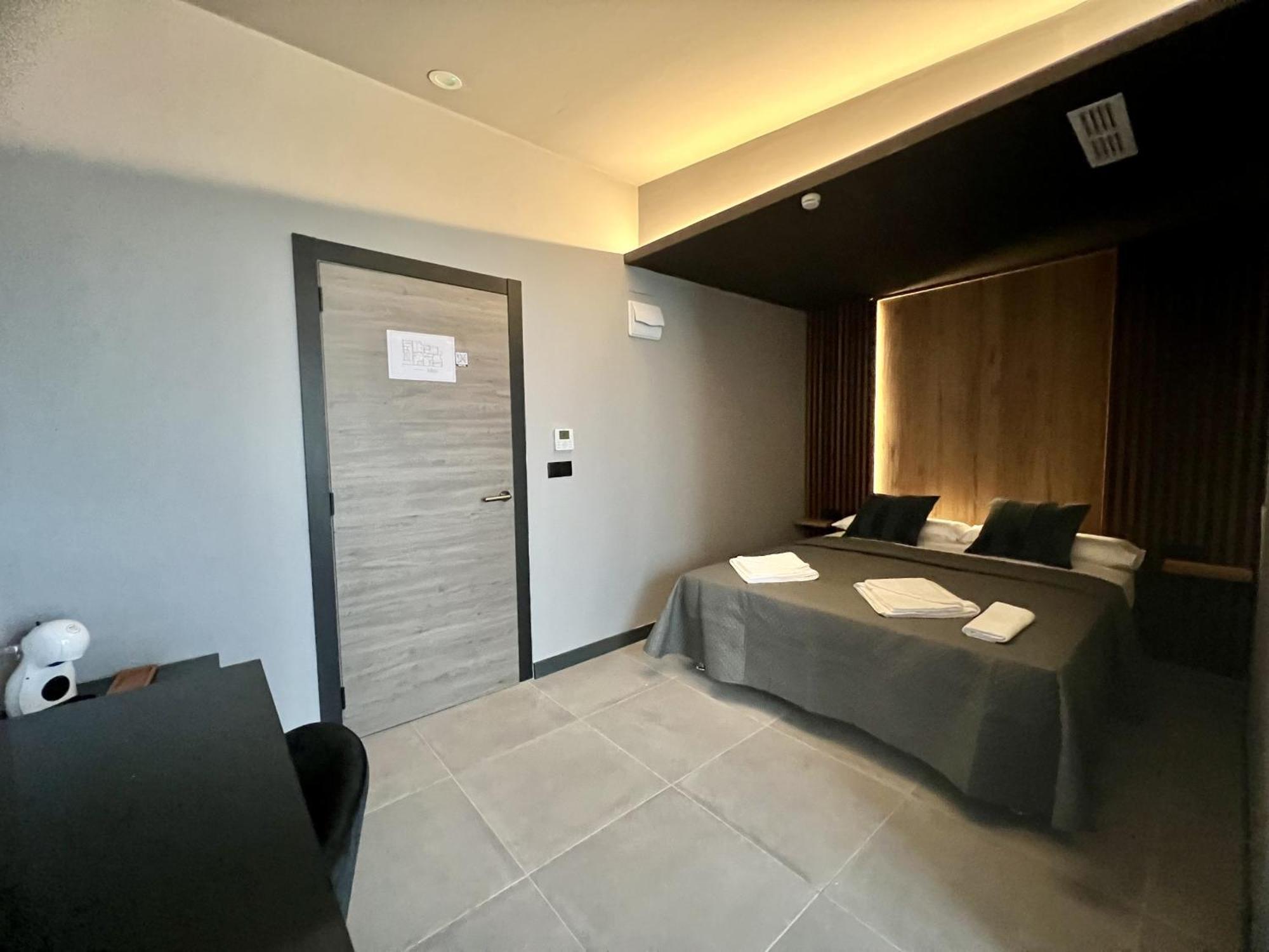 Double Room Private Bathroom