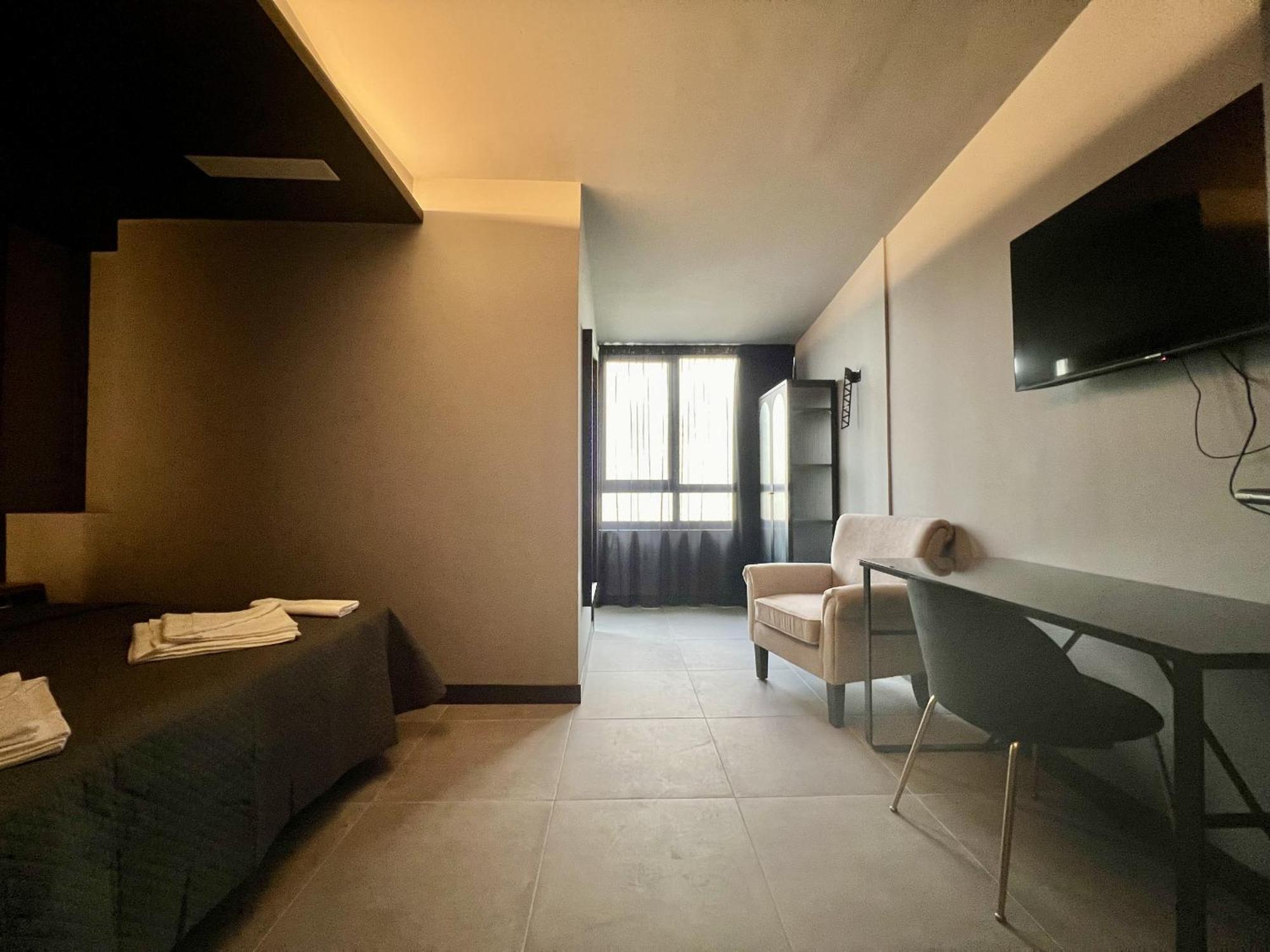 Double Room Private Bathroom