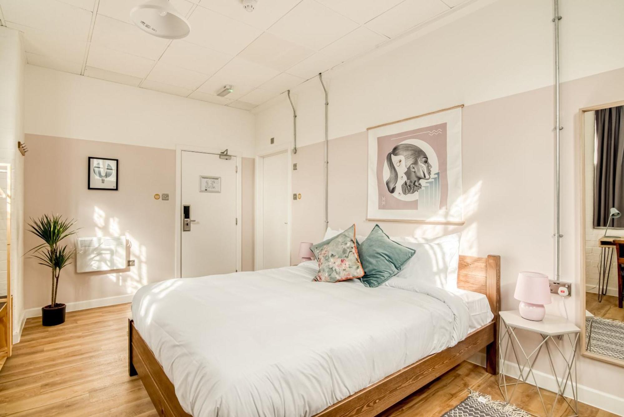 Standard Room,1578374402:JPEG