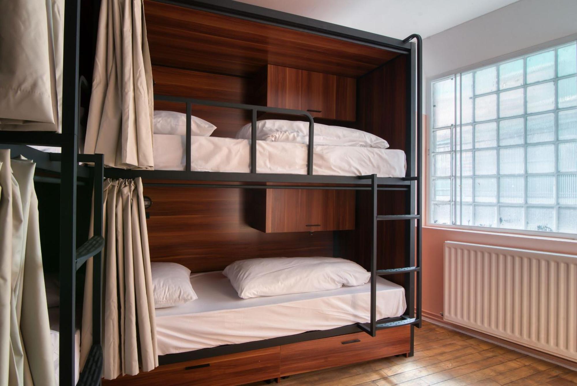 Bed in 6-Bed Dormitory Room,1578374420:JPEG