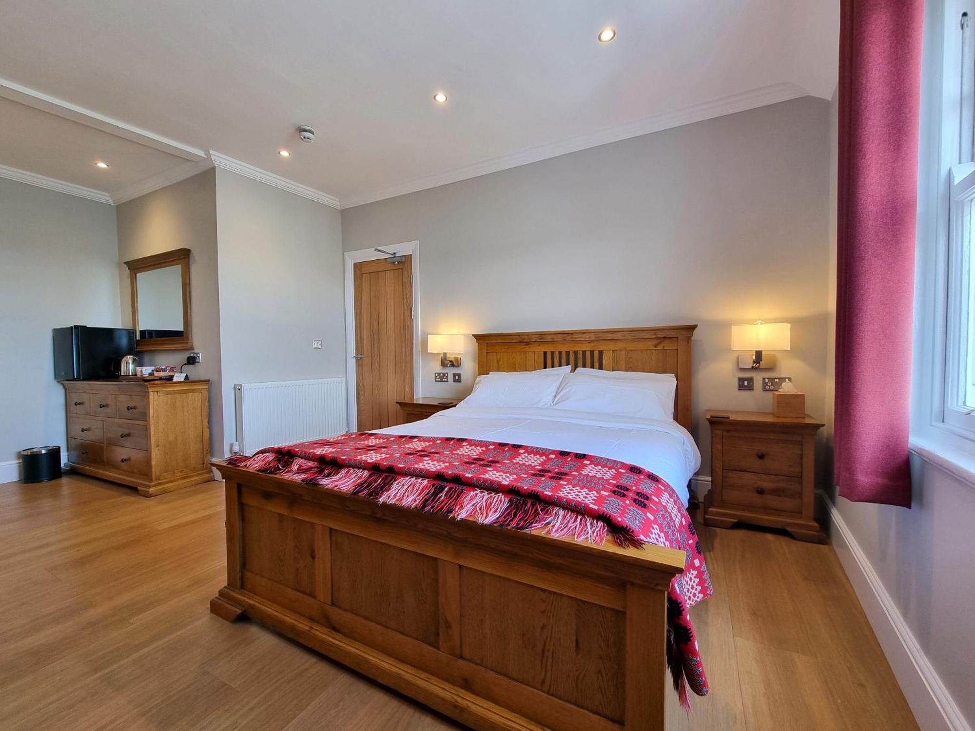 Deluxe King Room