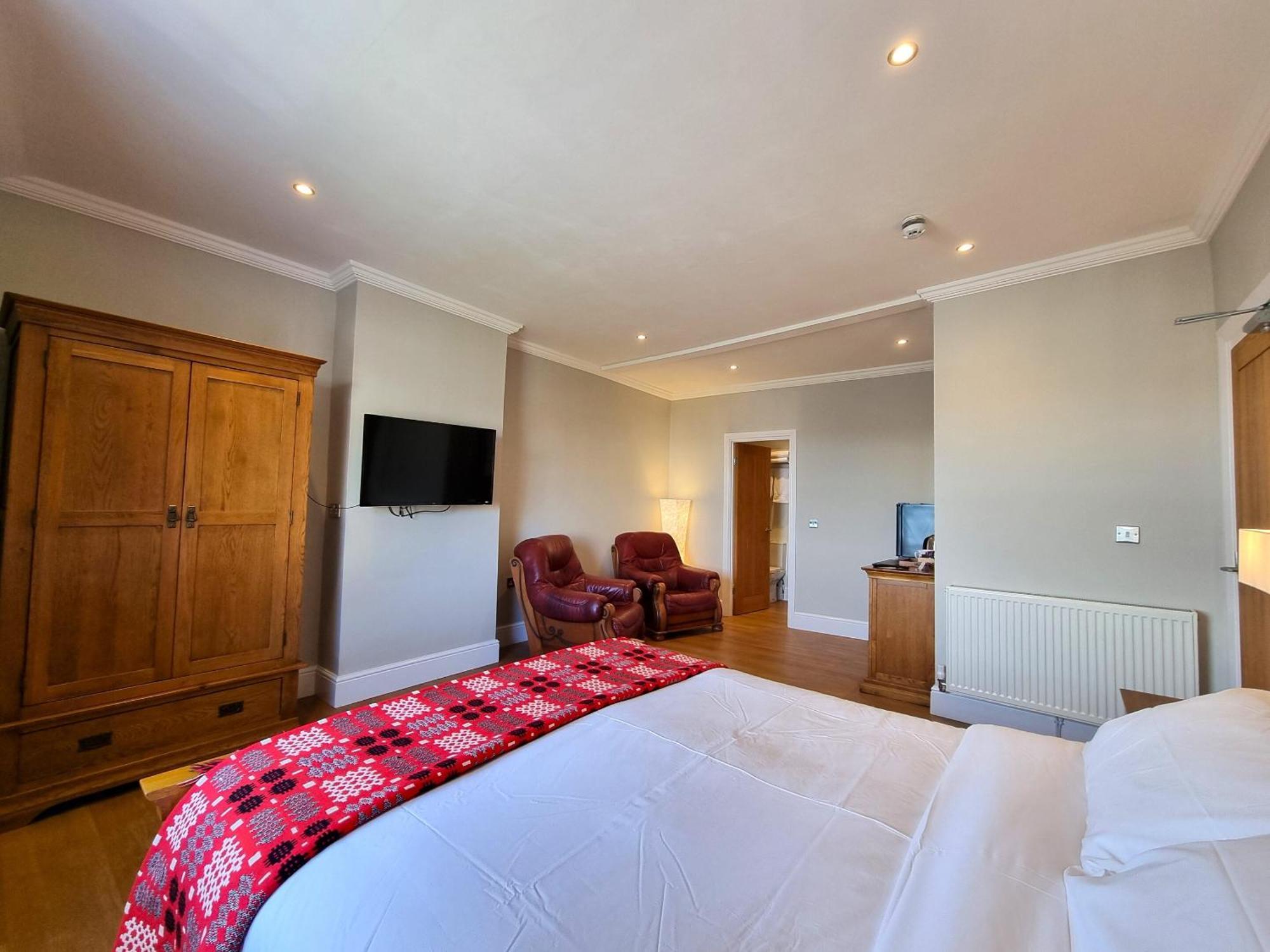 Deluxe King Room