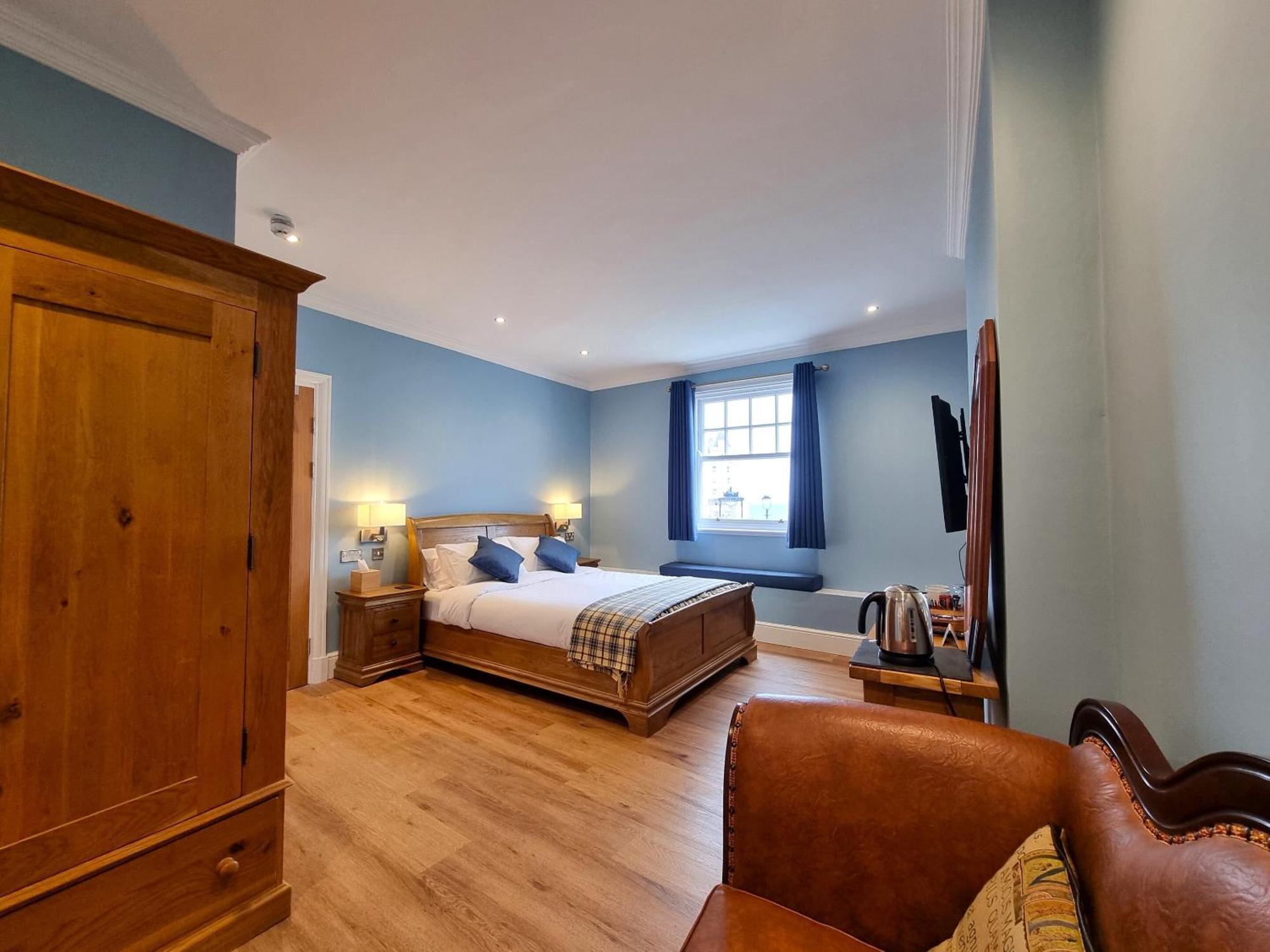 Superior King Room