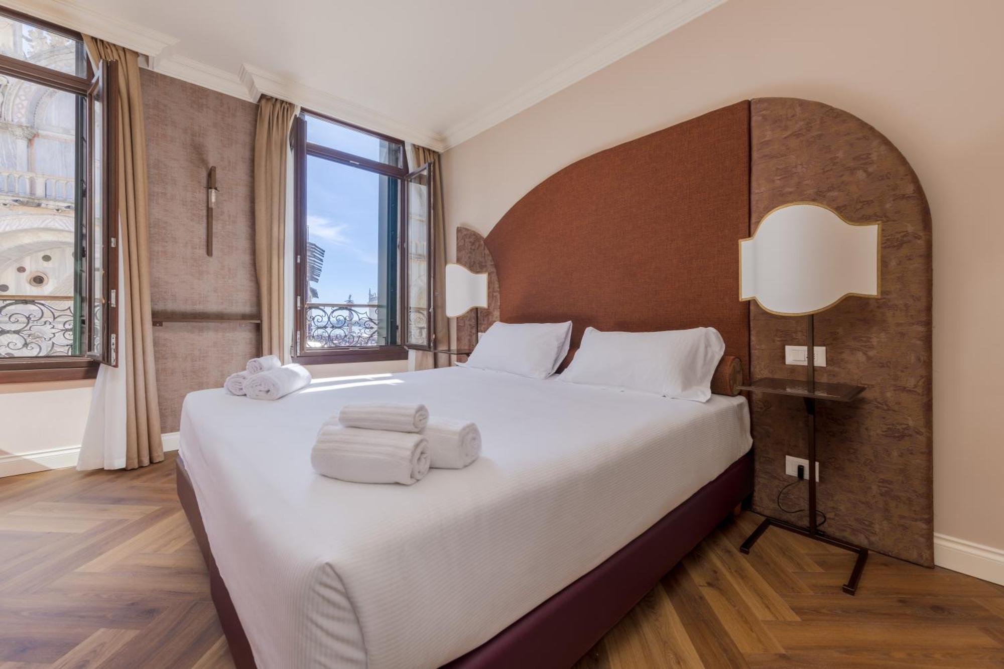 Deluxe King Room San Marco Square View