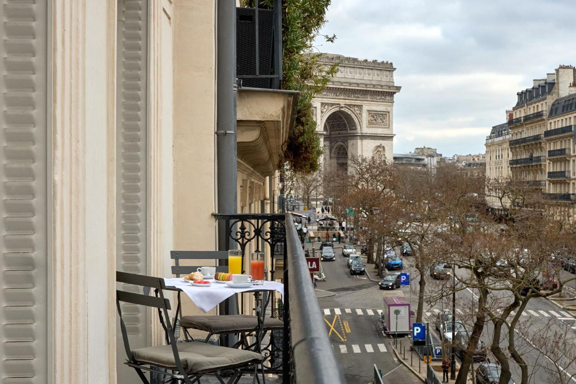 Superior Double Room Arc de Triomphe view Balcony