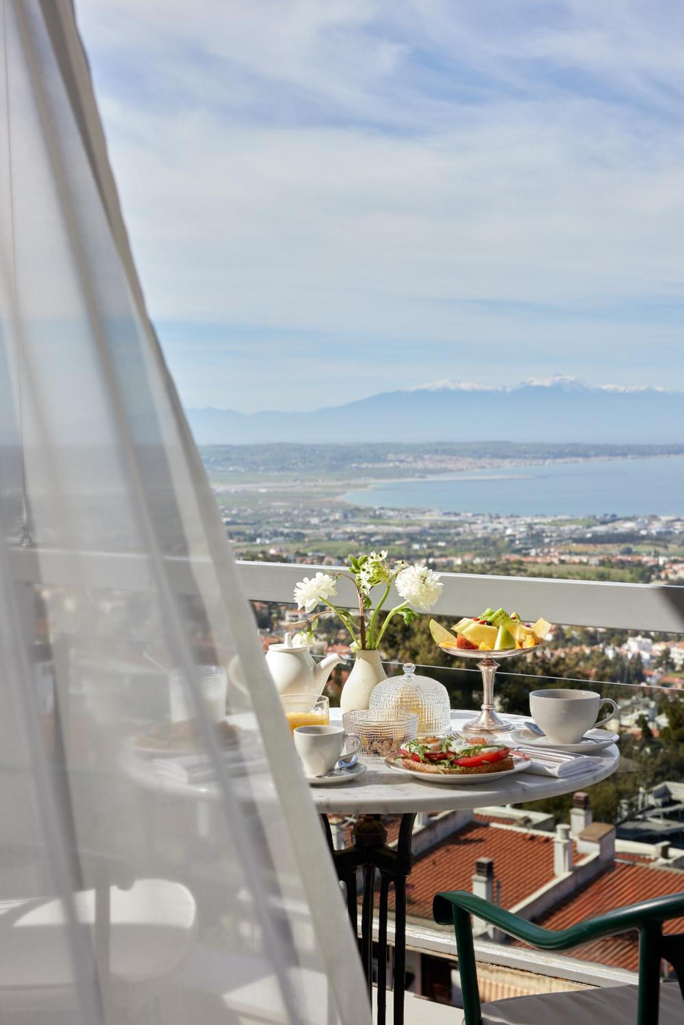 Superior Single Room City or Sea View