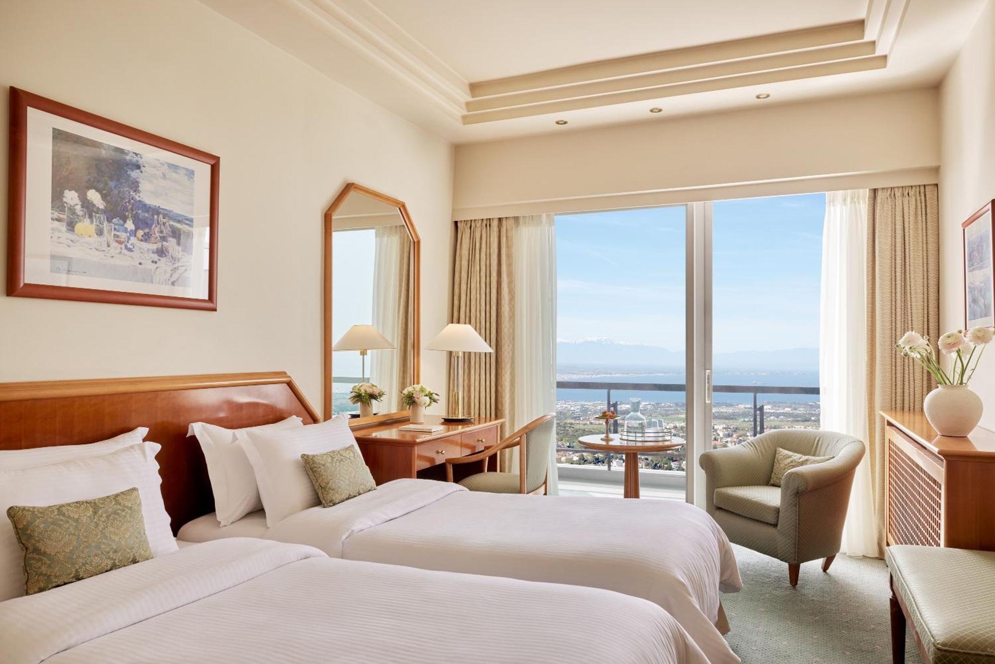 Twin Room Panoramic City Sea View
