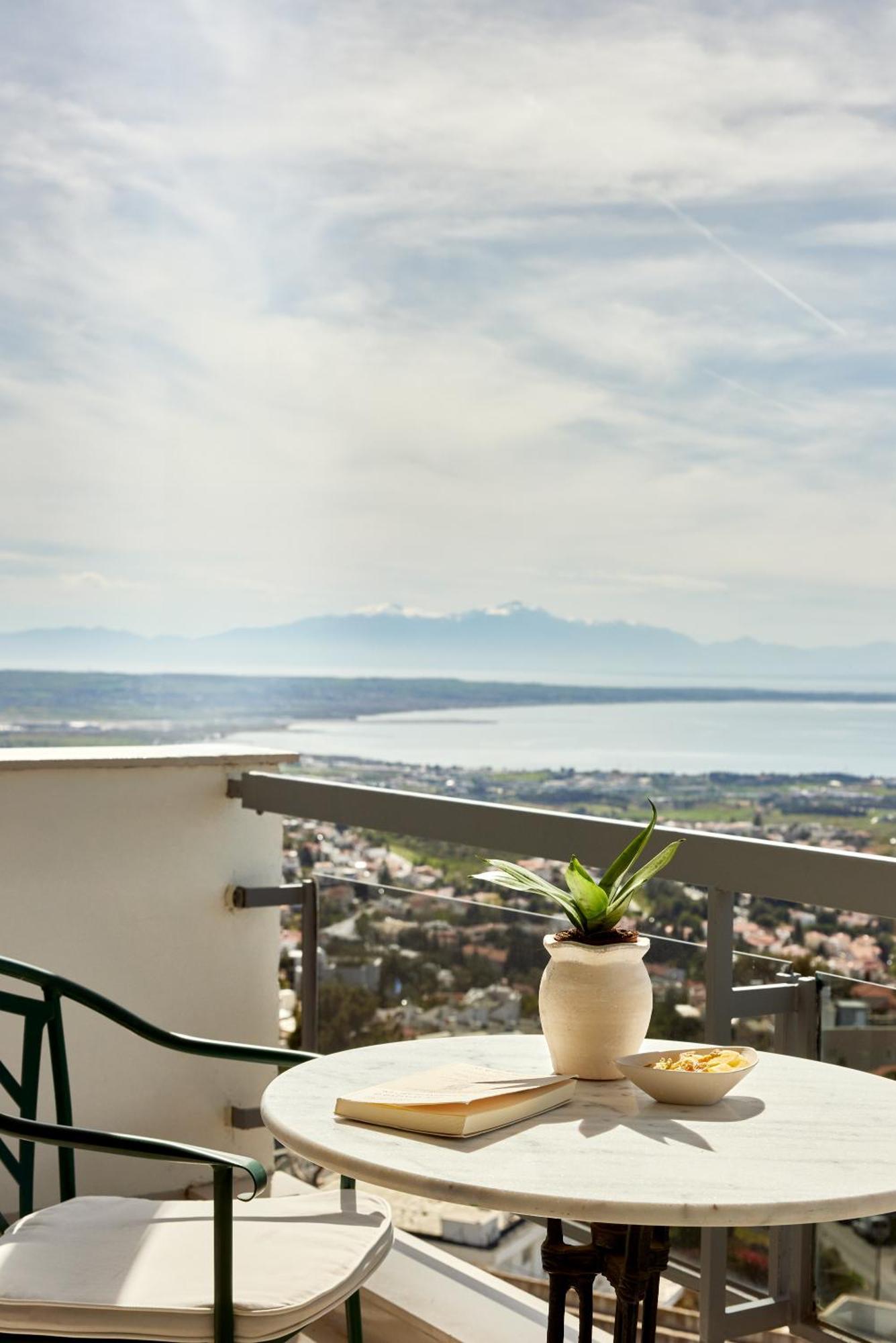 Superior Single Room City or Sea View