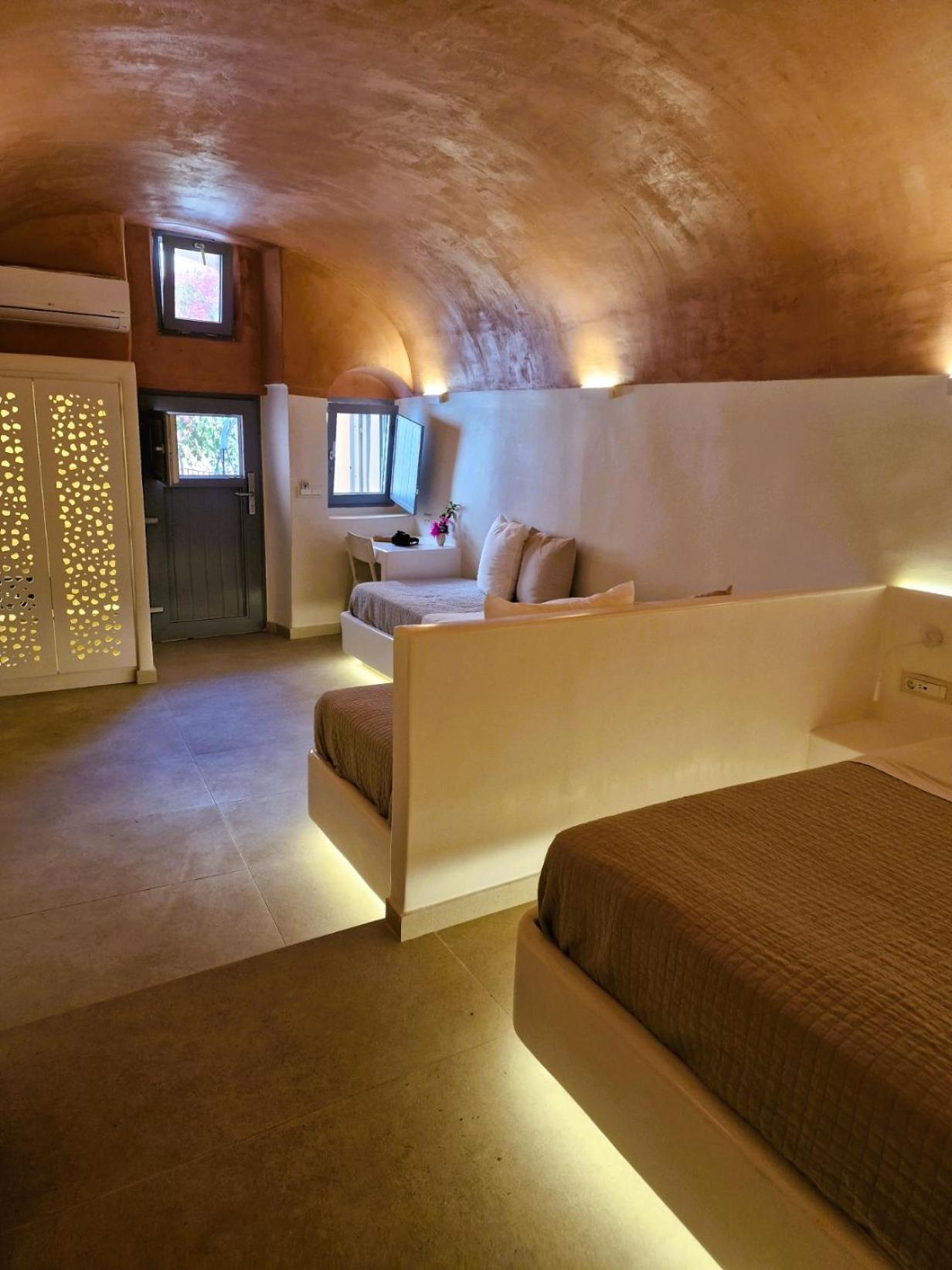 Novel Quadruple Room