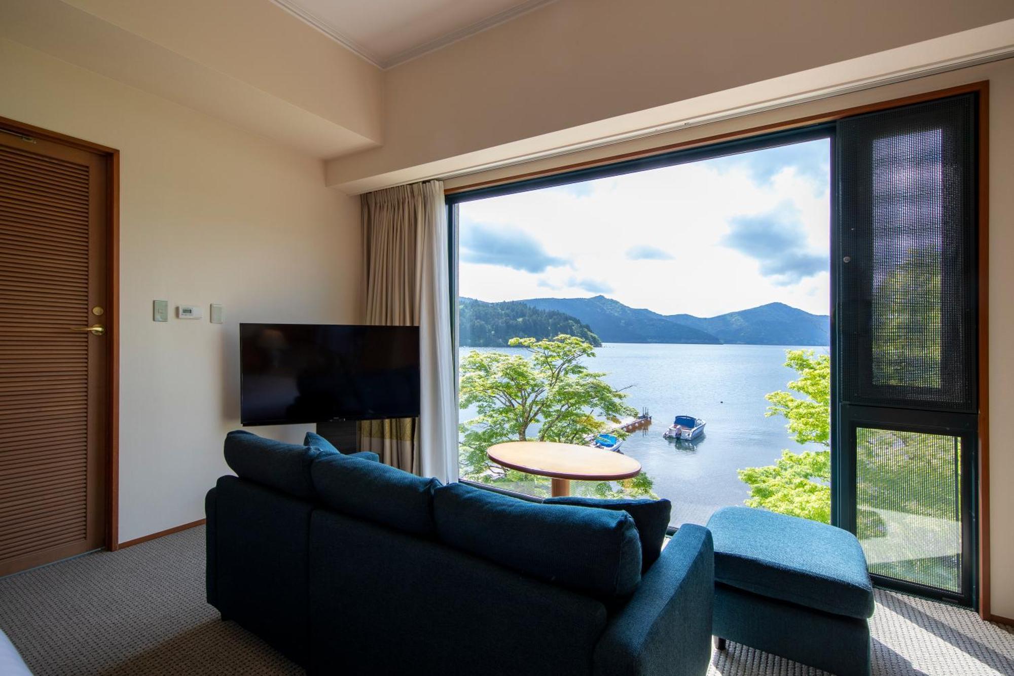 Double Room with Lake View,1722930214:JPEG