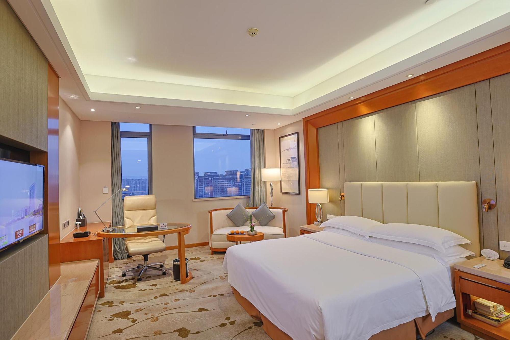 Queen Room City View