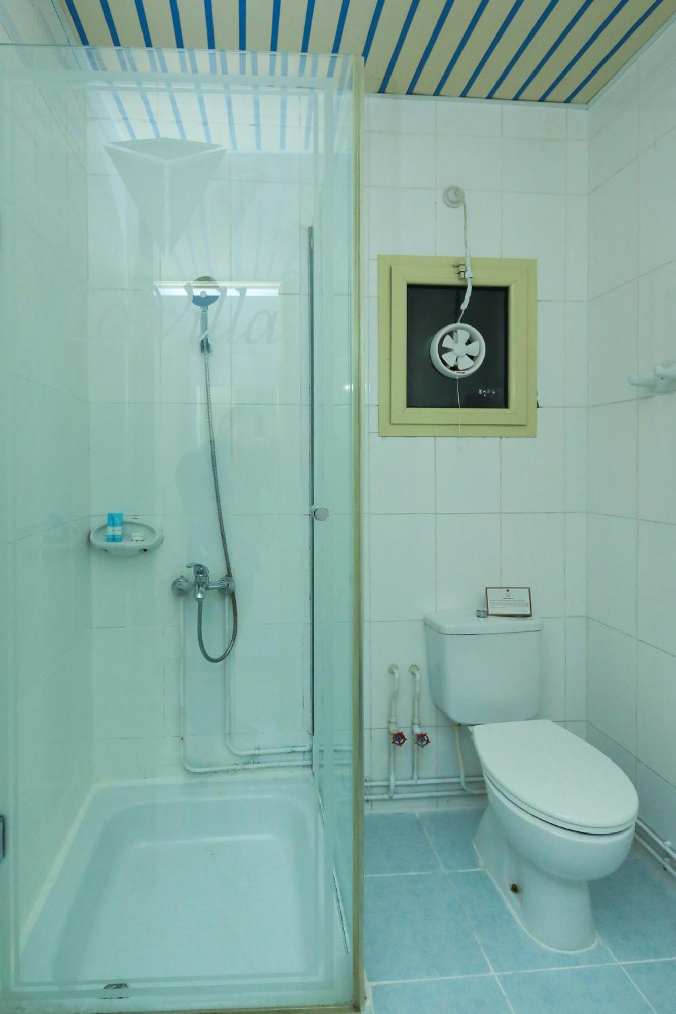 Deluxe Twin Bedroom