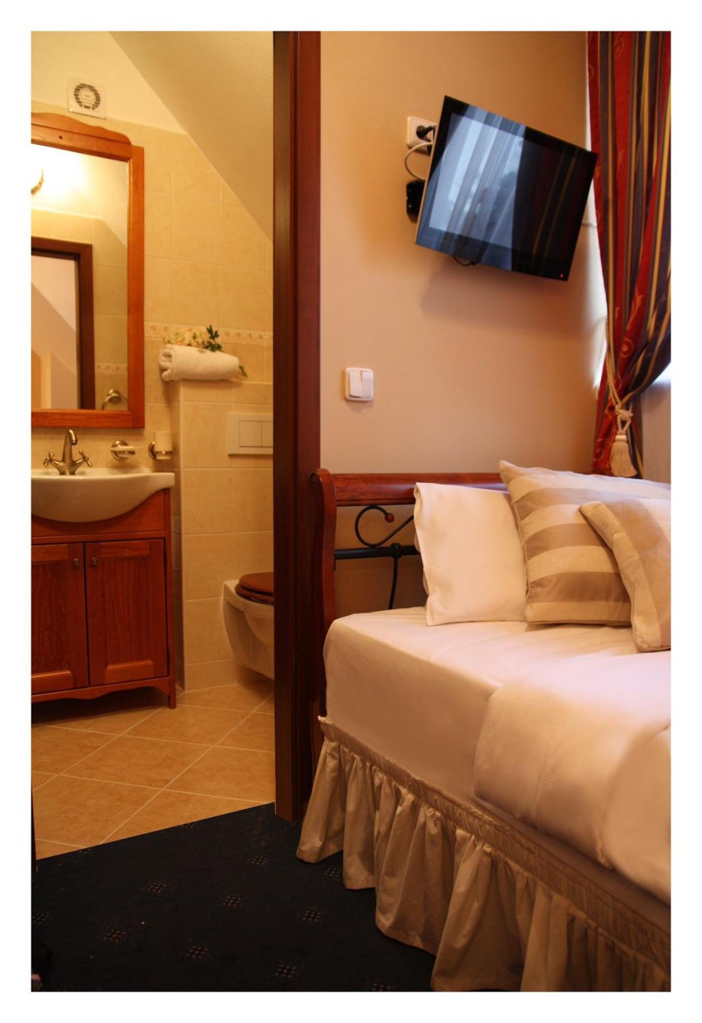Small Economy Twin Room