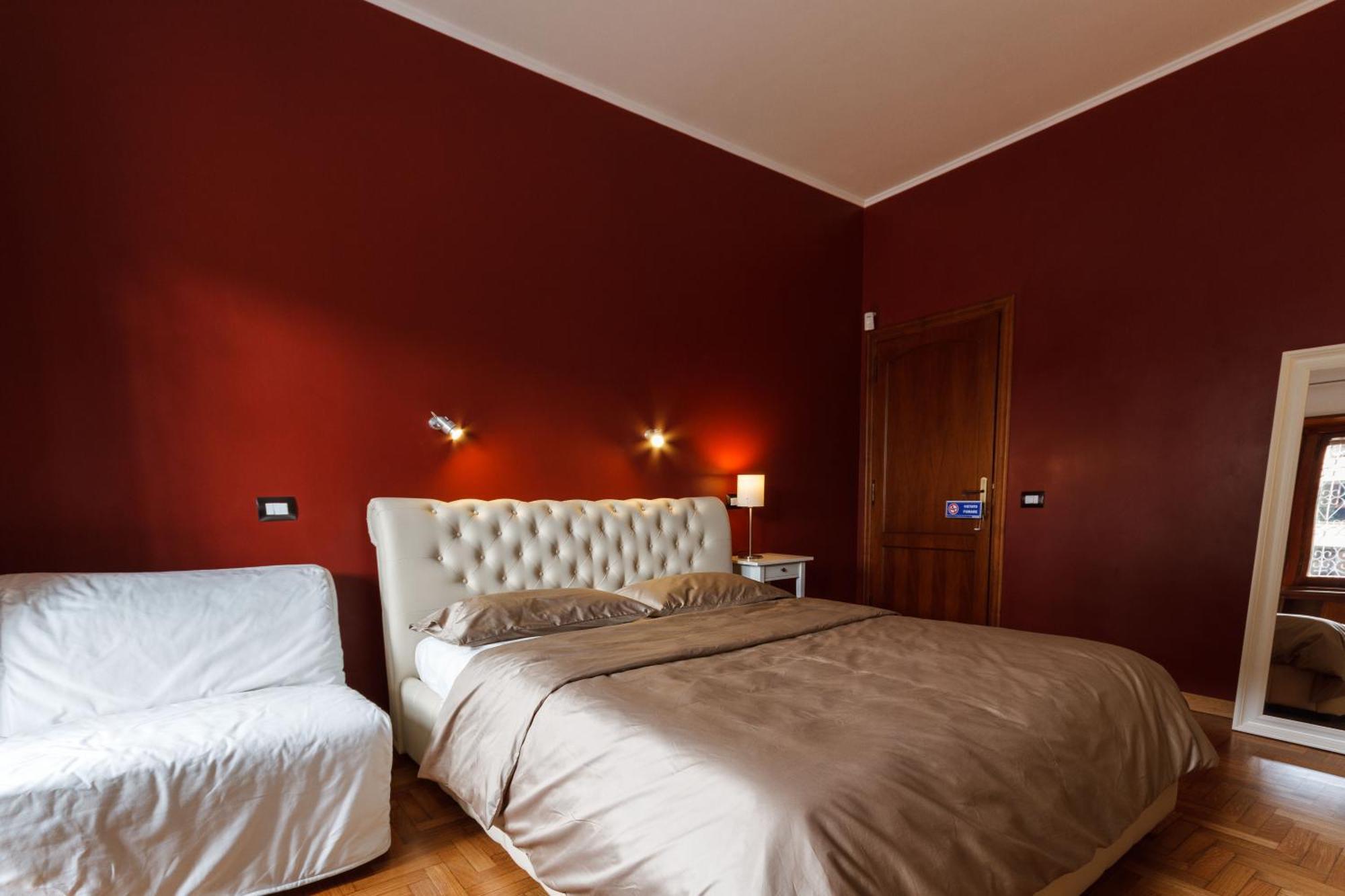 Deluxe Double Room Shower