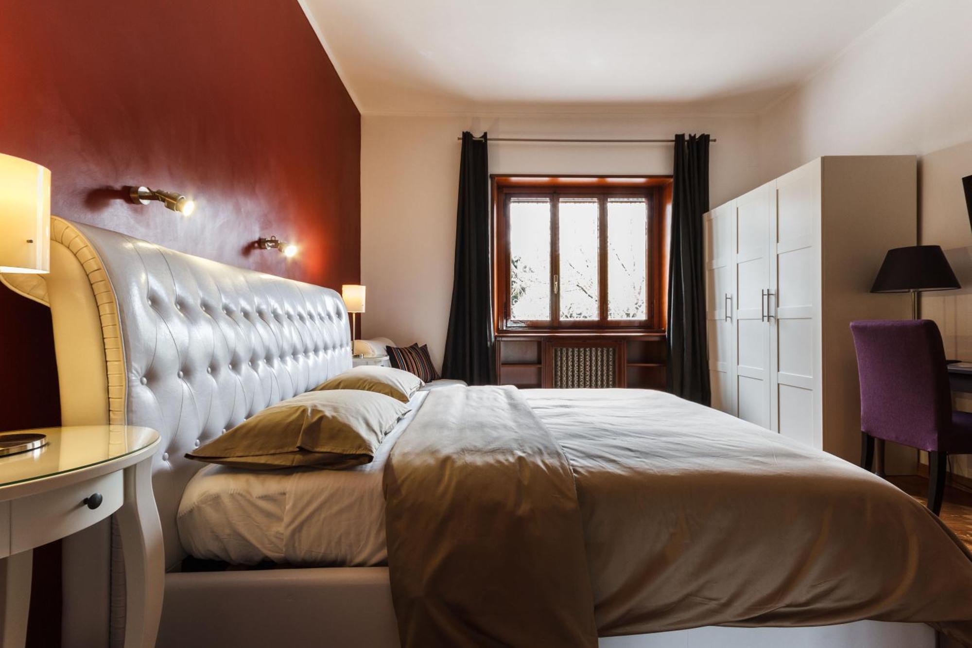 Deluxe Double Room Shower