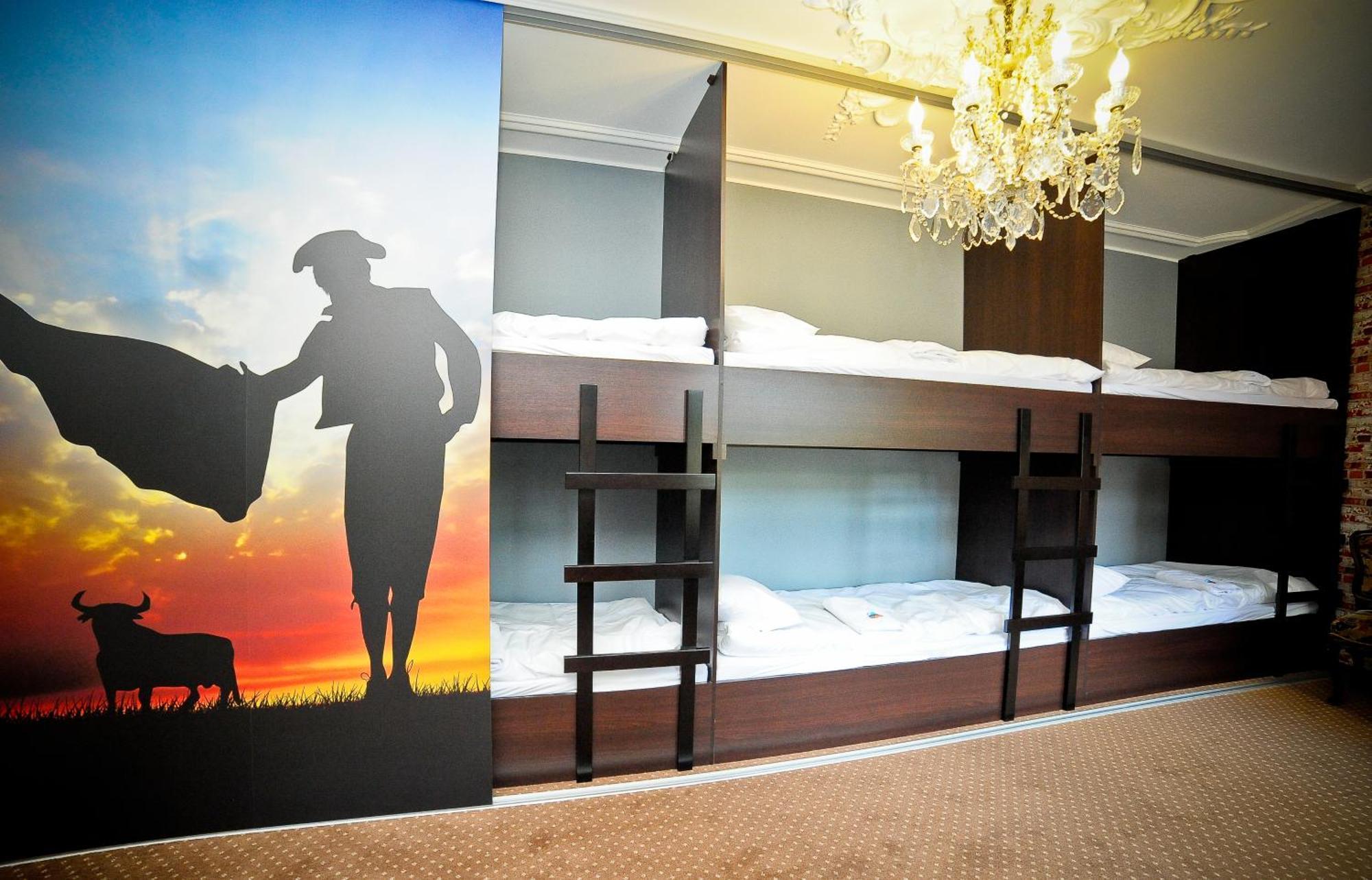 Bed 6-Bed Mixed Dormitory Room