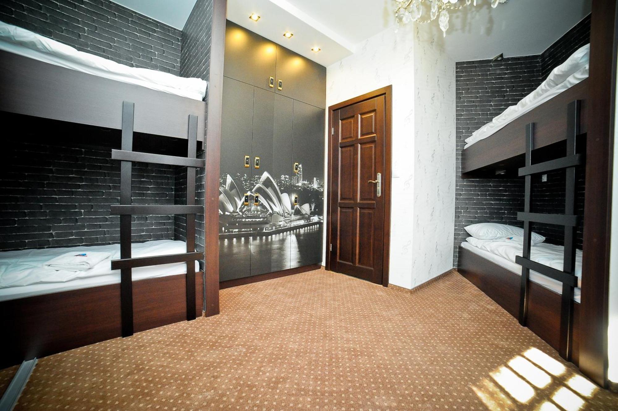 Bed 6-Bed Mixed Dormitory Room