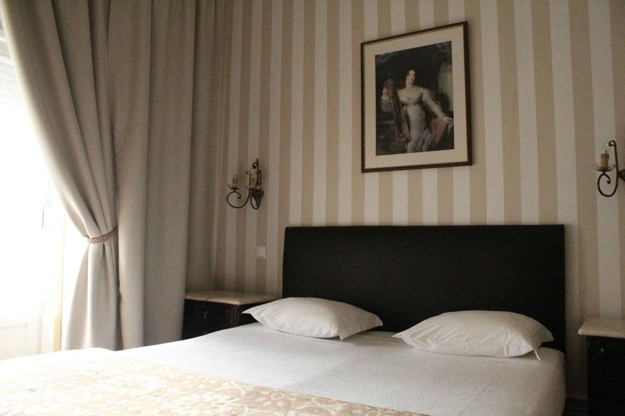 Double Room Private Bathroom