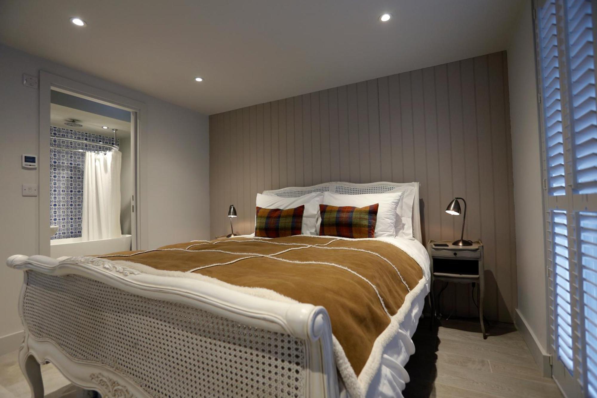 Superior King Suite Garden View