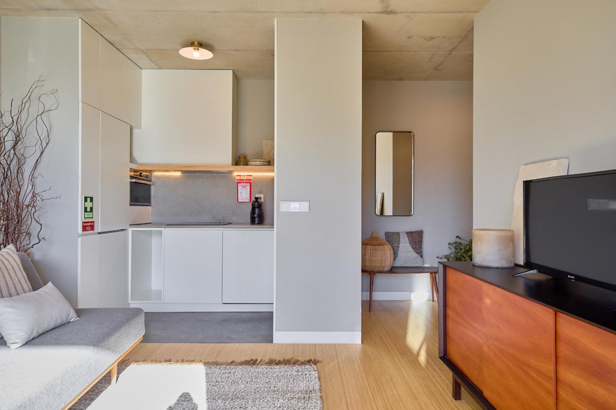 Apartamento com 1 Quarto com Varanda e Sofá-cama