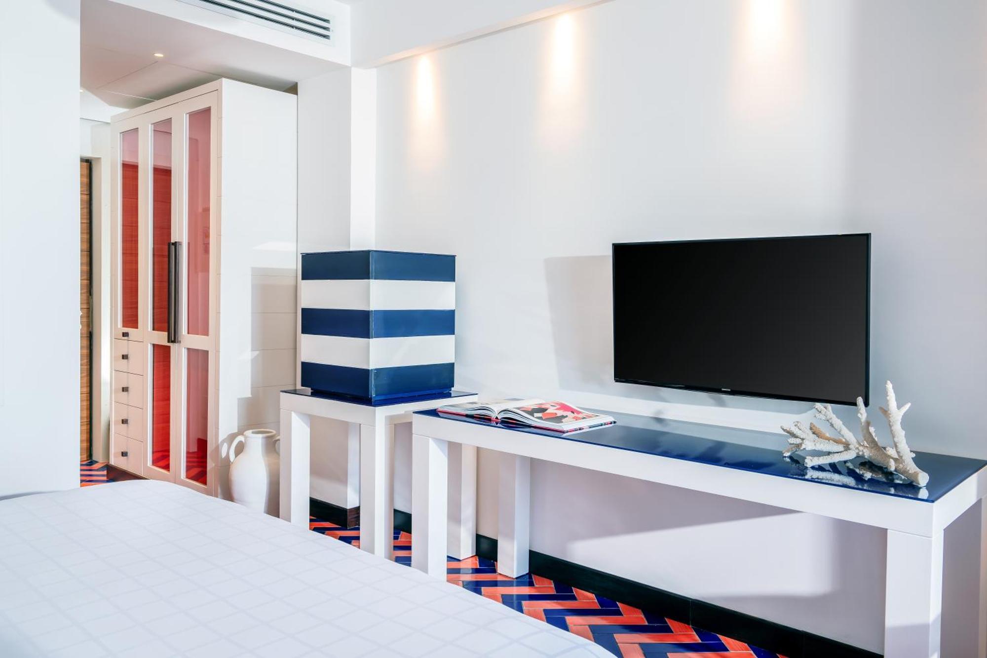 Infinity-Zimmer mit eigenem Pool