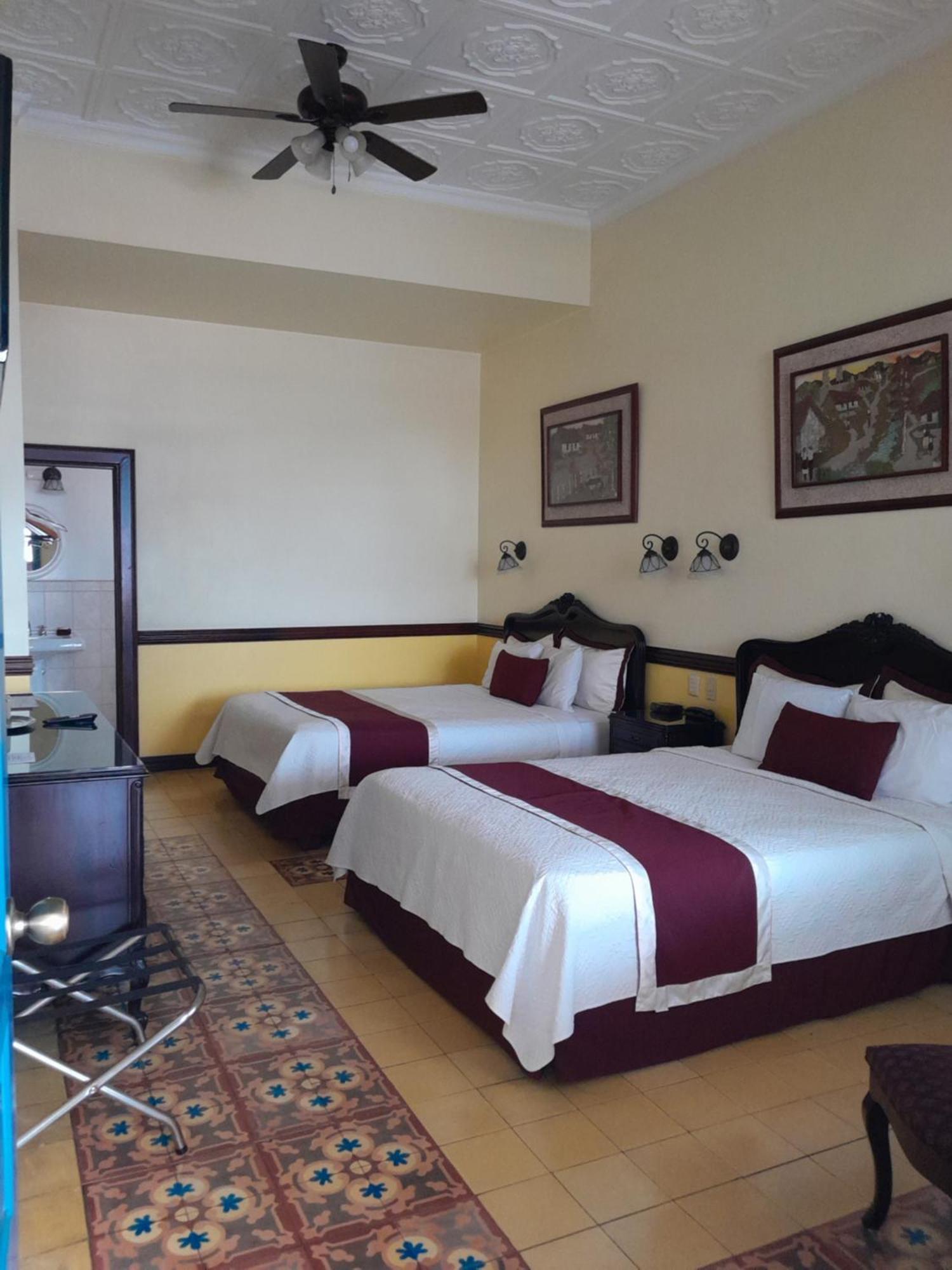 Quarto Queen Deluxe com 2 Camas Queen-size