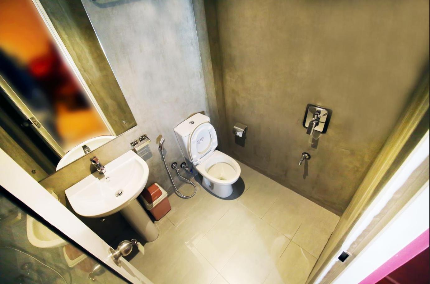 Deluxe Double Room,1596922810:JPEG