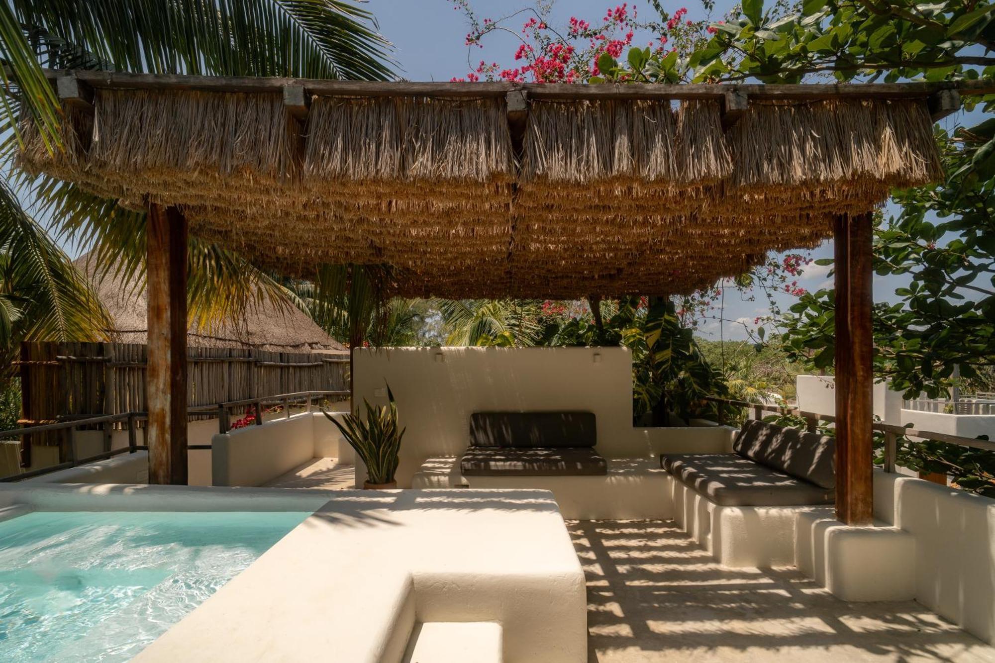 Deluxe Private Pool
