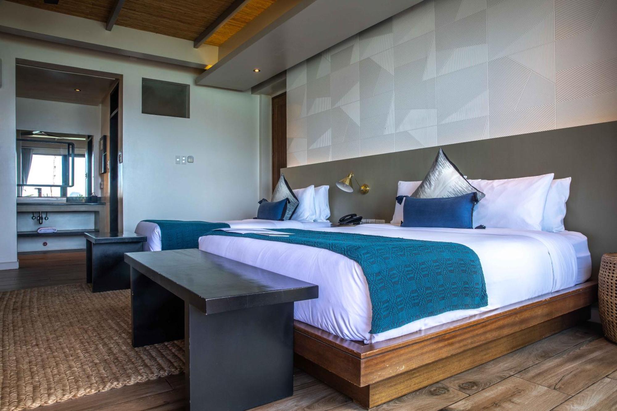Deluxe Queen Room Sea View