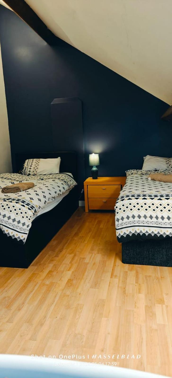 Twin Room with Shared Bathroom,1547190931:JPEG