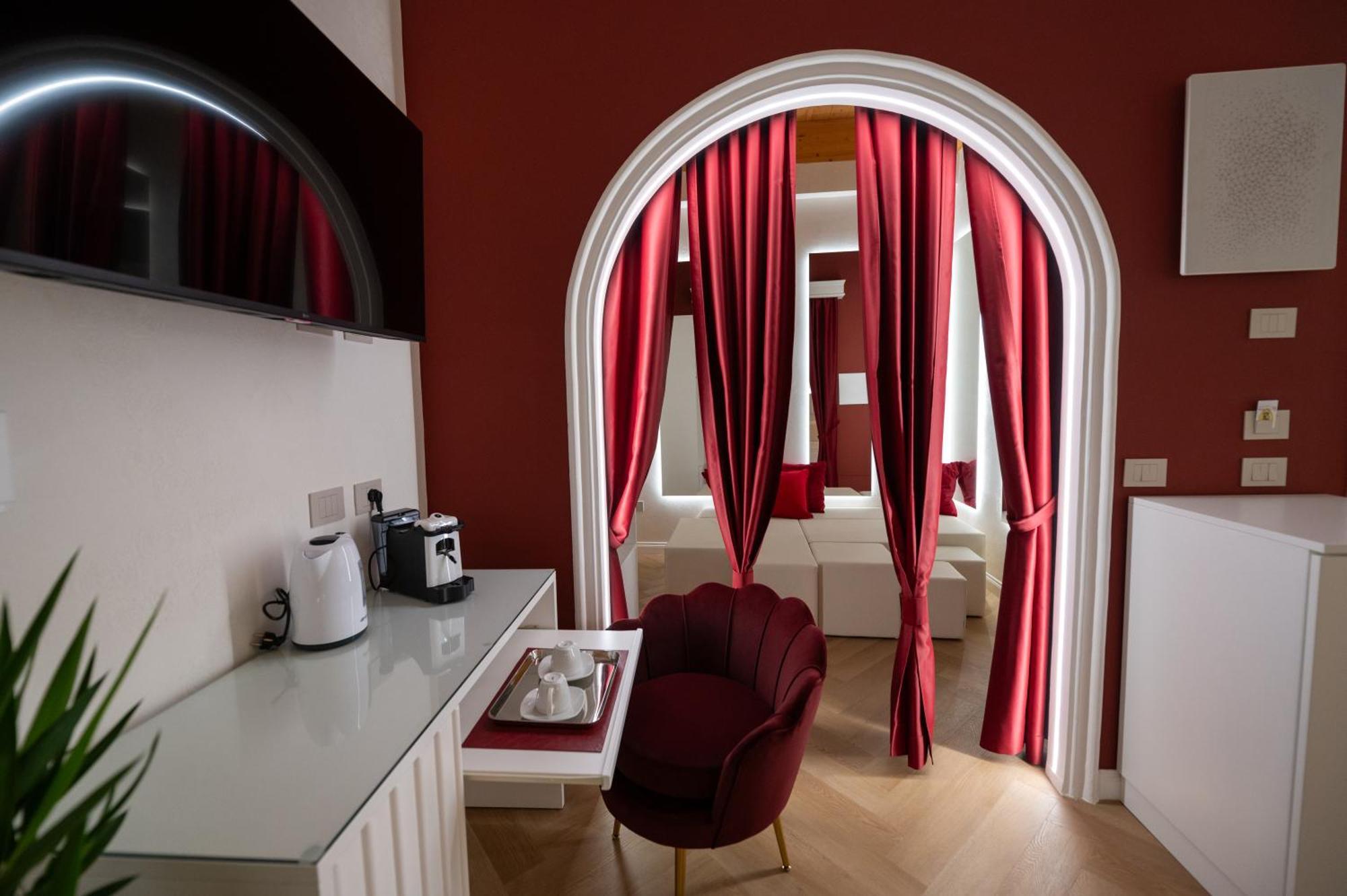 Deluxe Queen Room