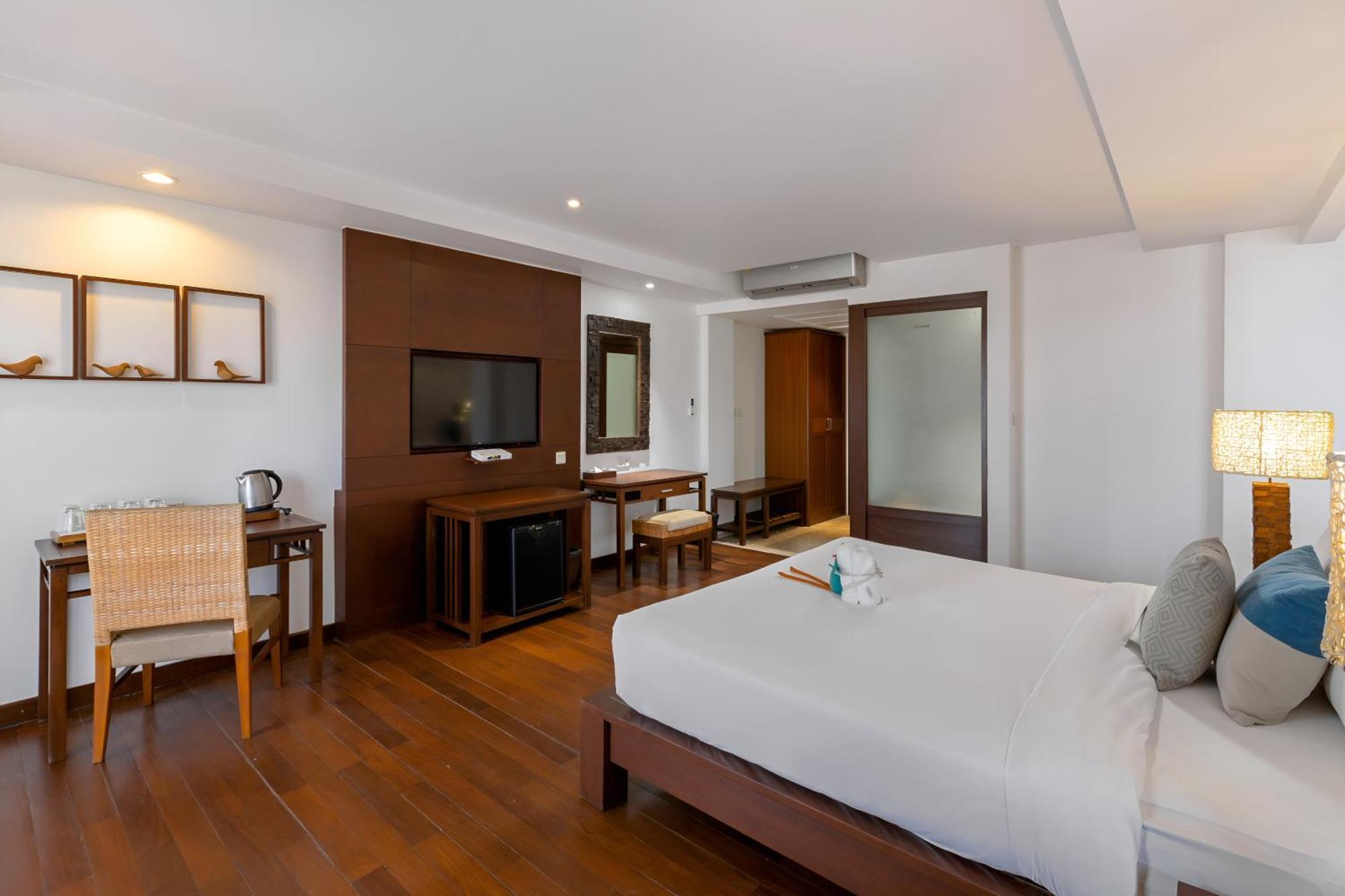 Deluxe Family Room