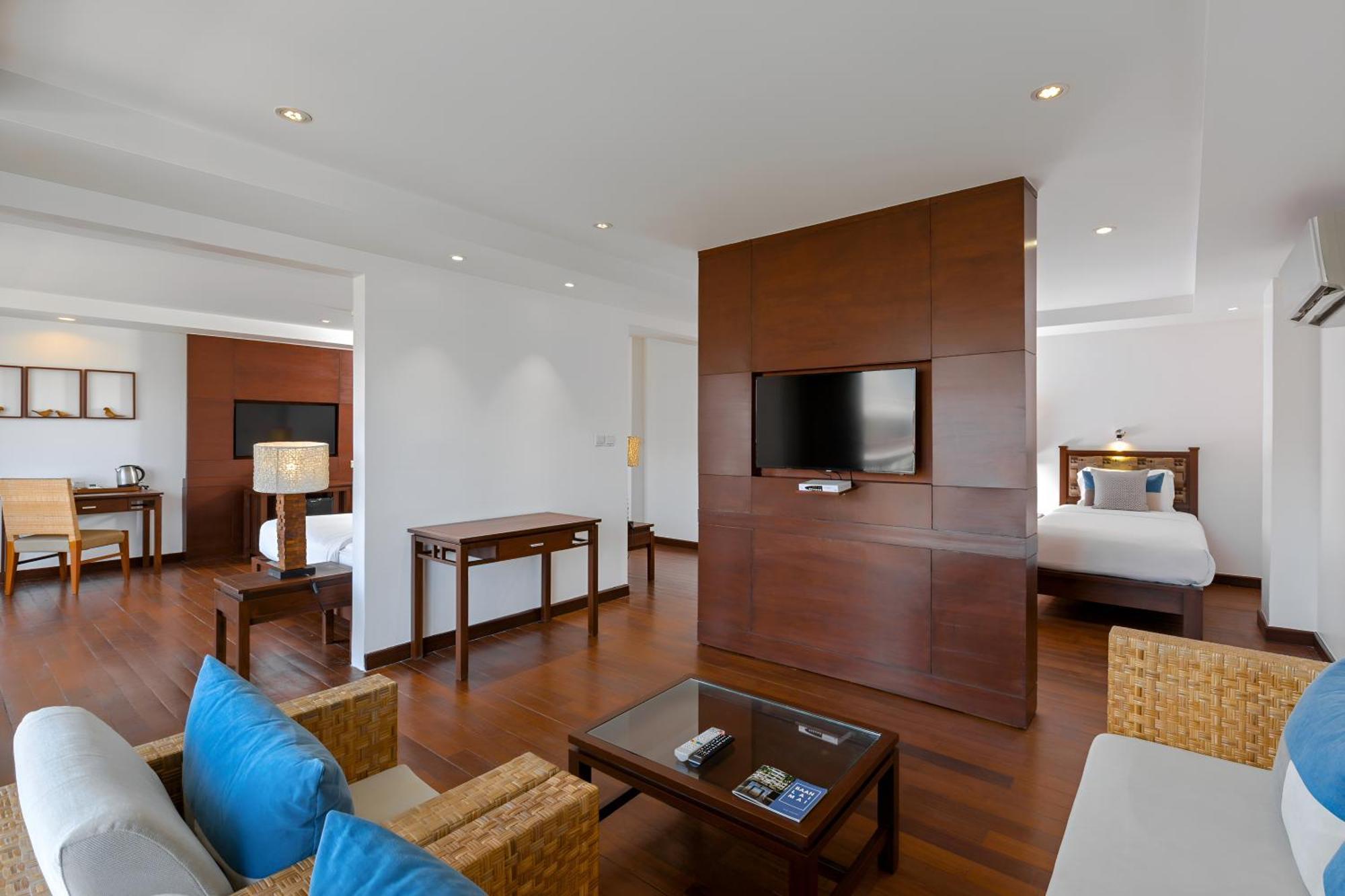 Deluxe Family Room